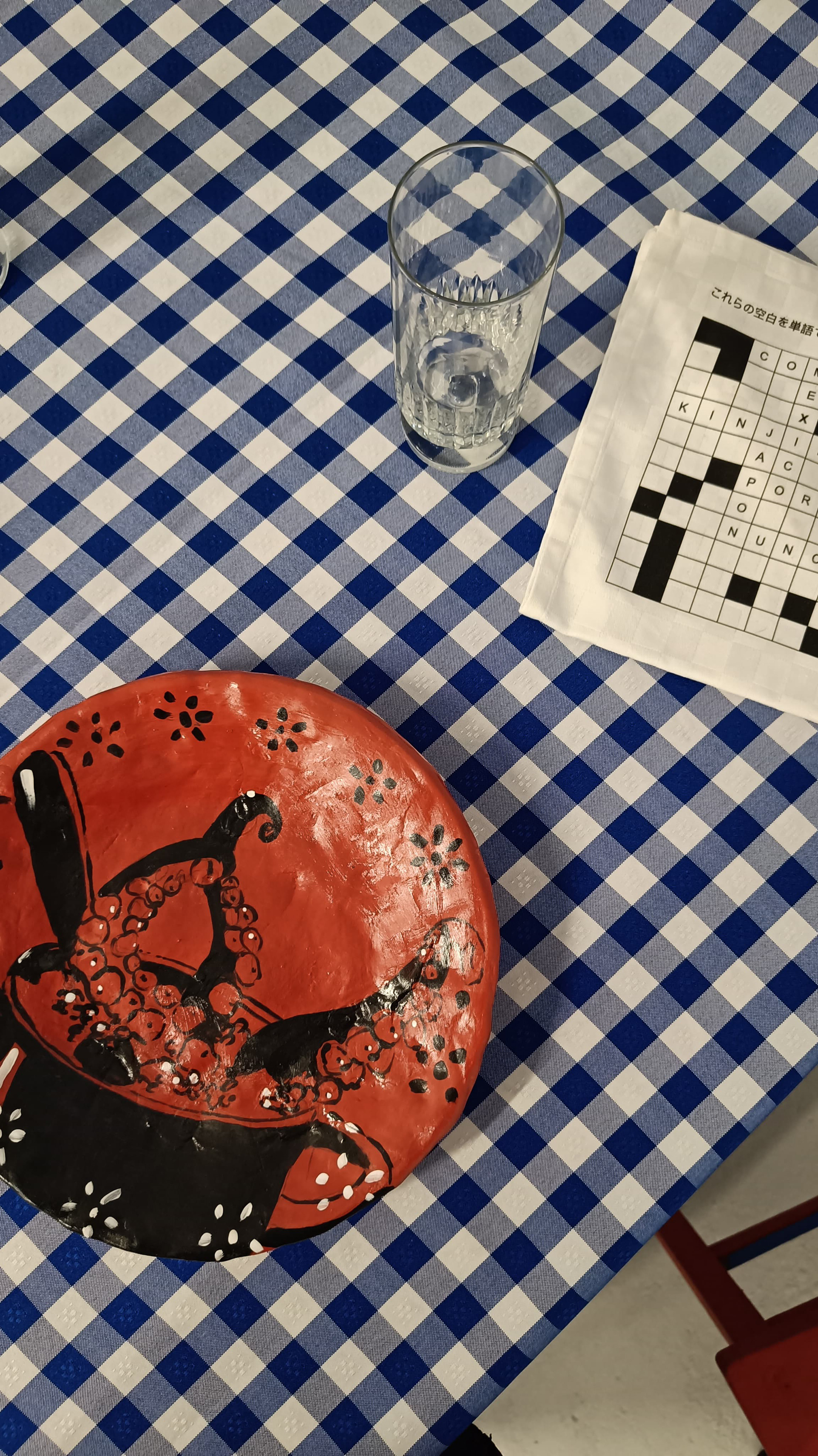 As palavras cruzam-se, o tempo passa e o almoço Domingo é a única coisa que é certa.