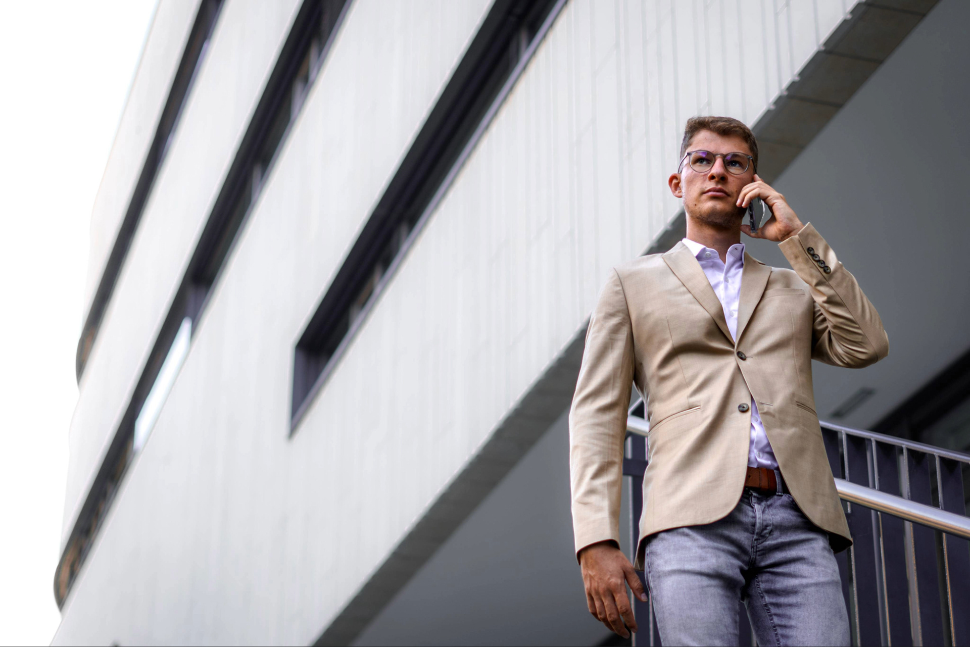 Personal branding portrait of a freelancer in Vienna for LinkedIn and website (Businessportrait eines Selbstständigen in Wien für LinkedIn und Website)