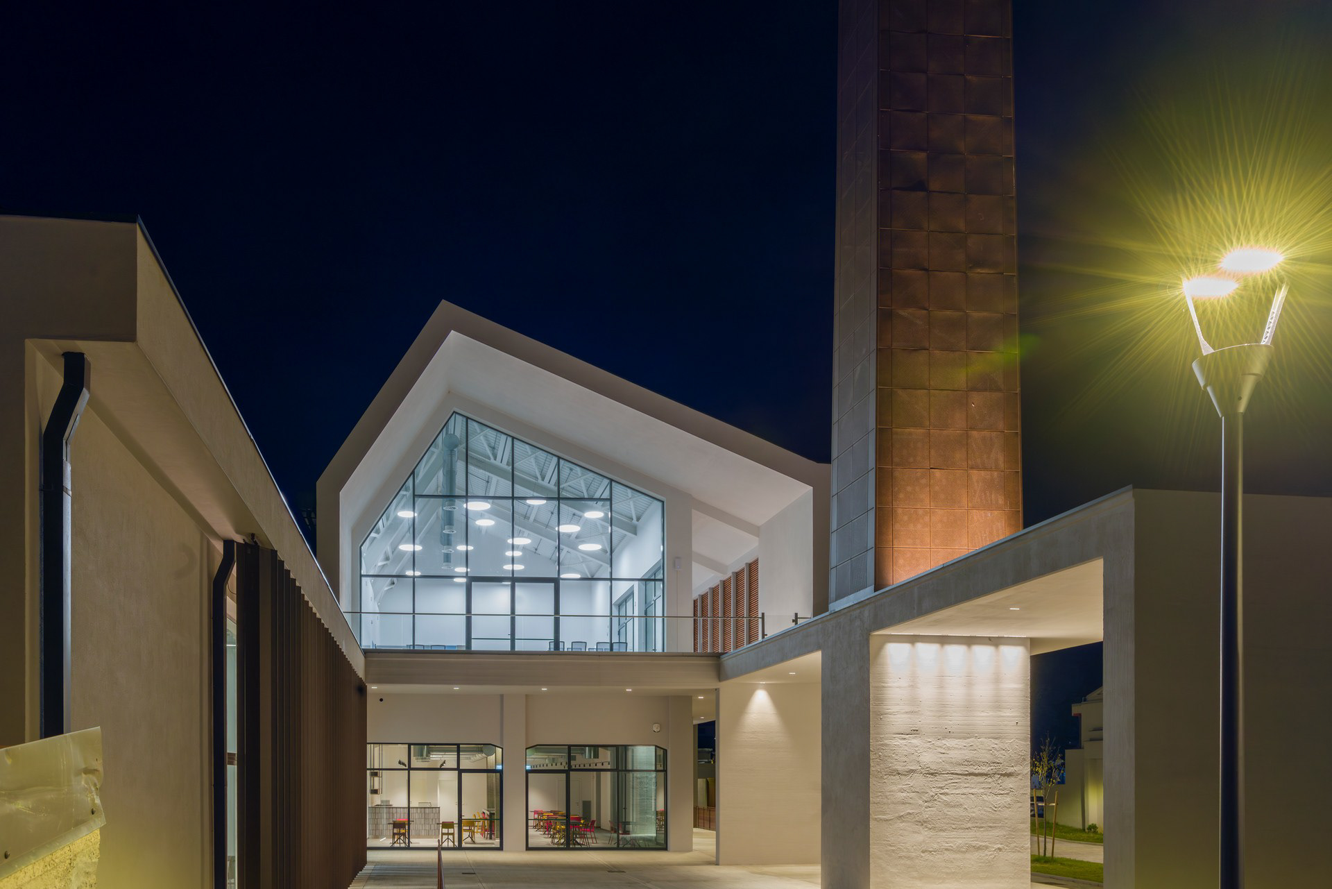 Fotografo architettura, progetto prismalab, esterno in notturna