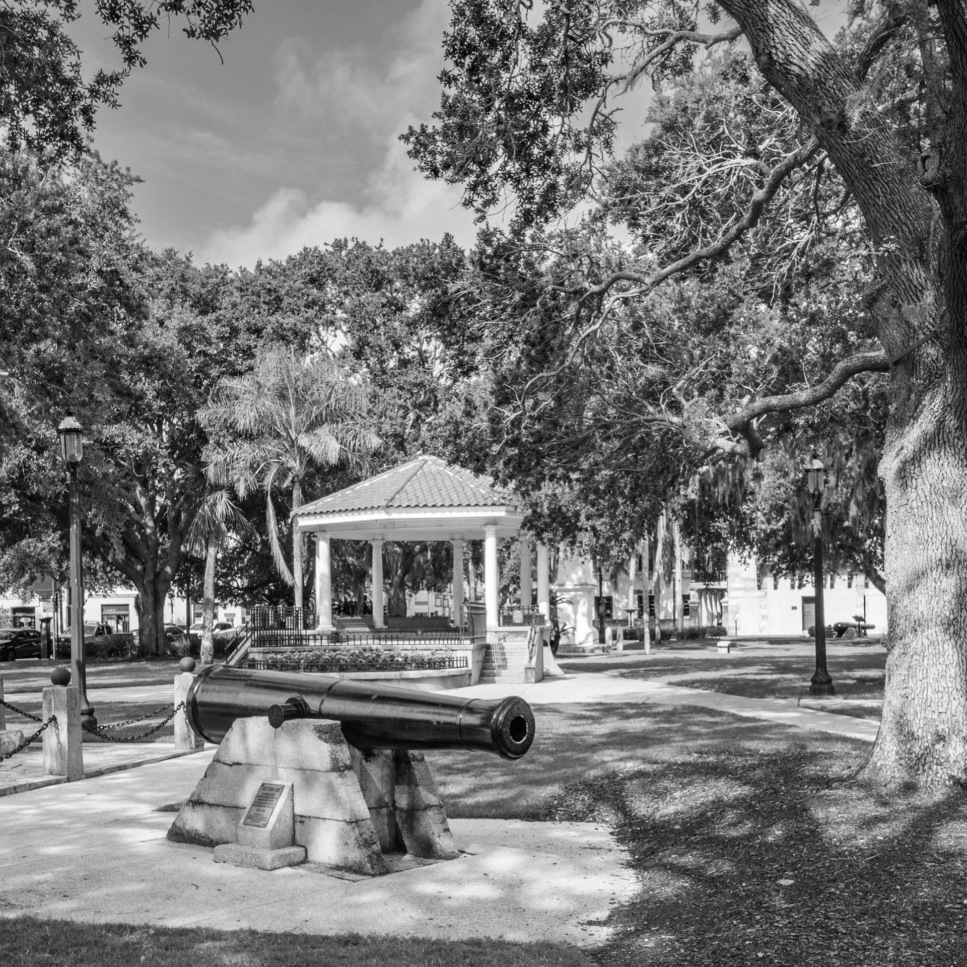 Downtown Square Cannon 15" X 15"