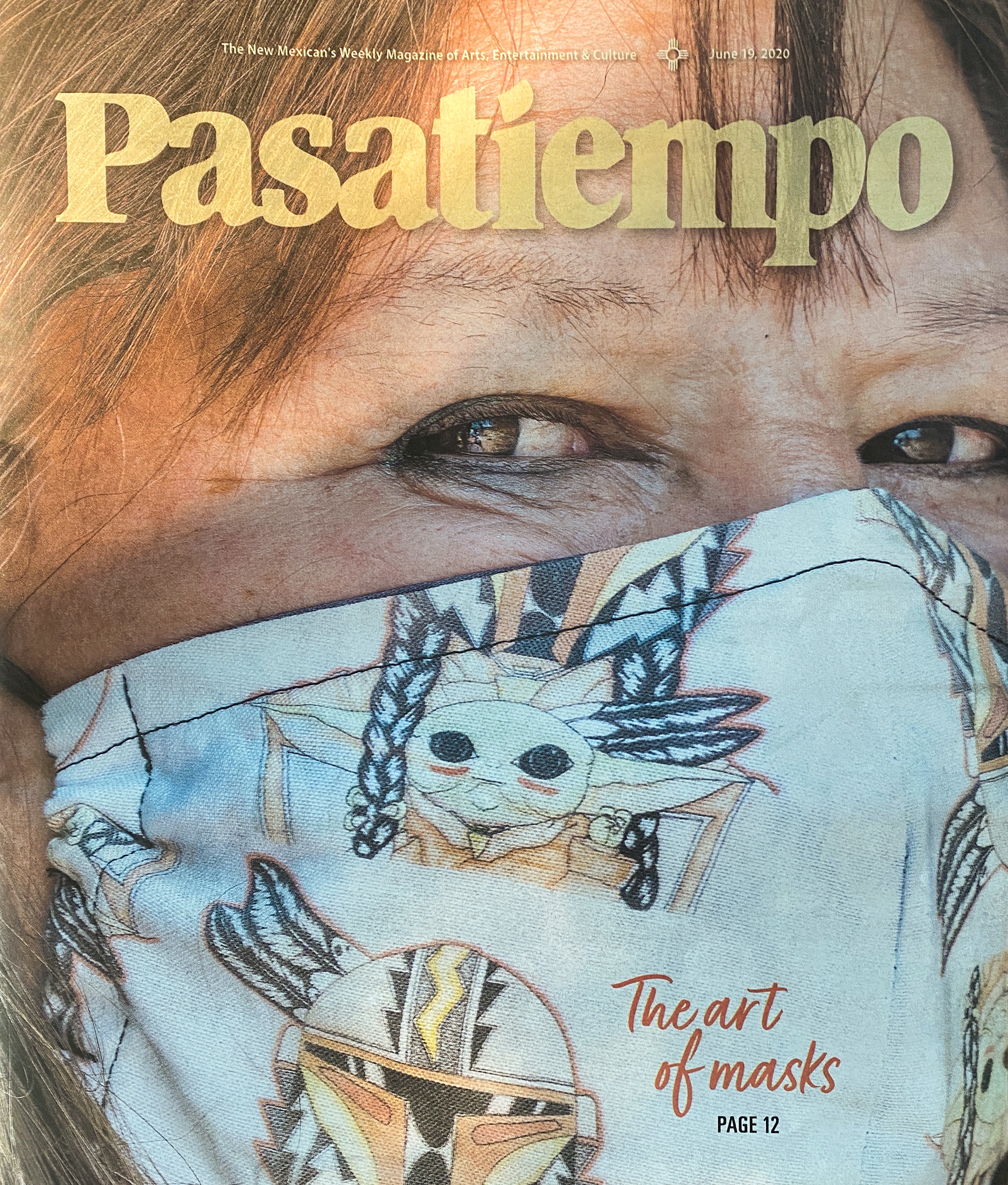 Marian in a Mandalorian mask for Pasatiempo magazine.