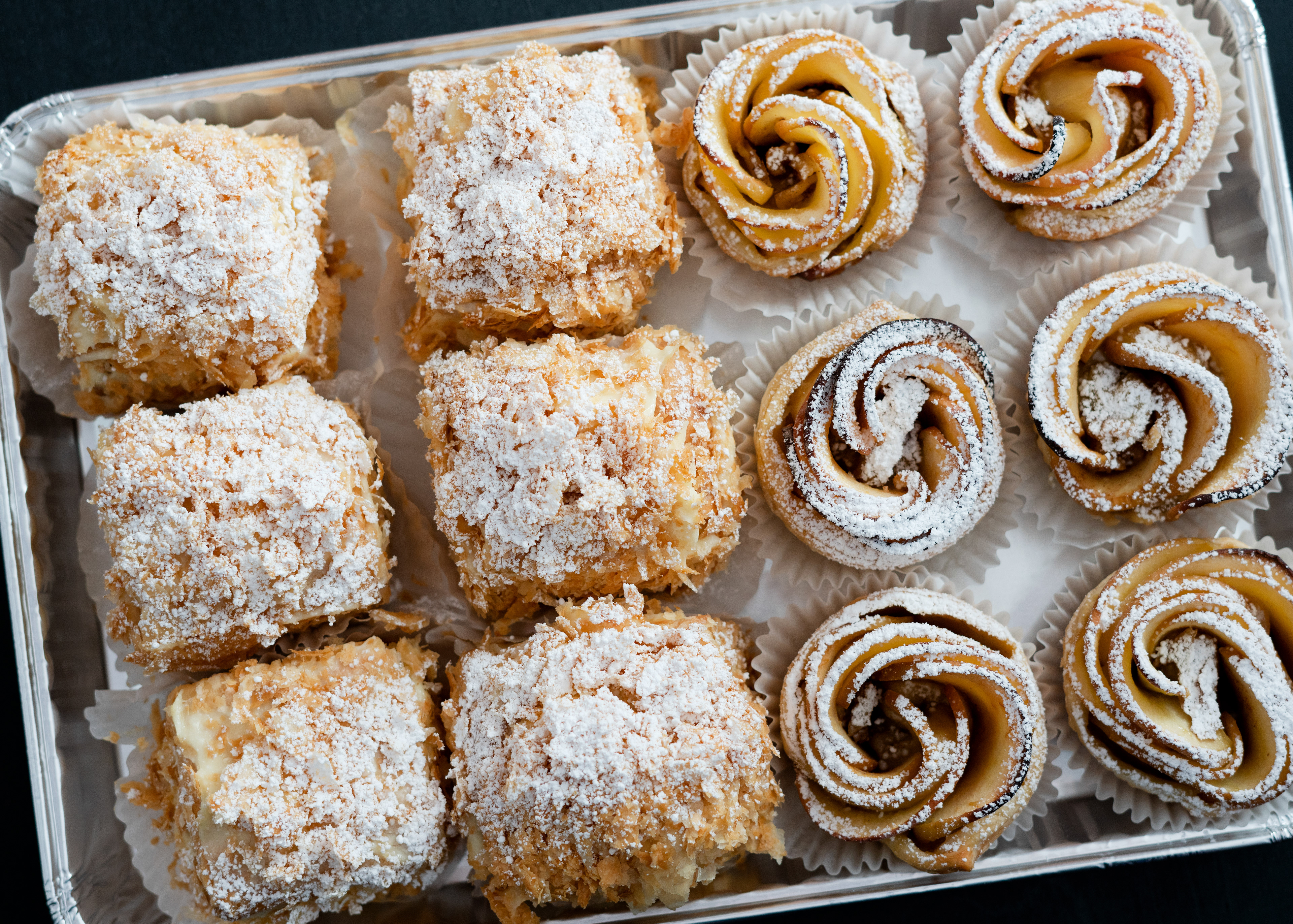NAPOLEON & APPLE ROSES