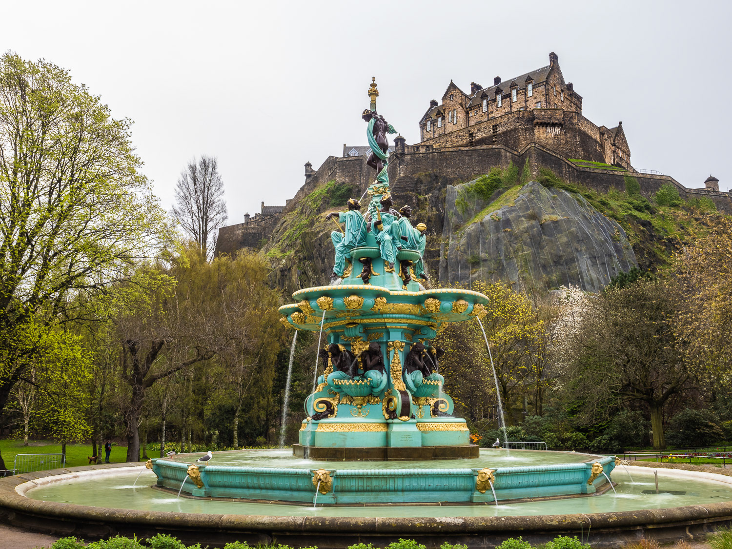 Ross Fountain and Edinburgh Castle