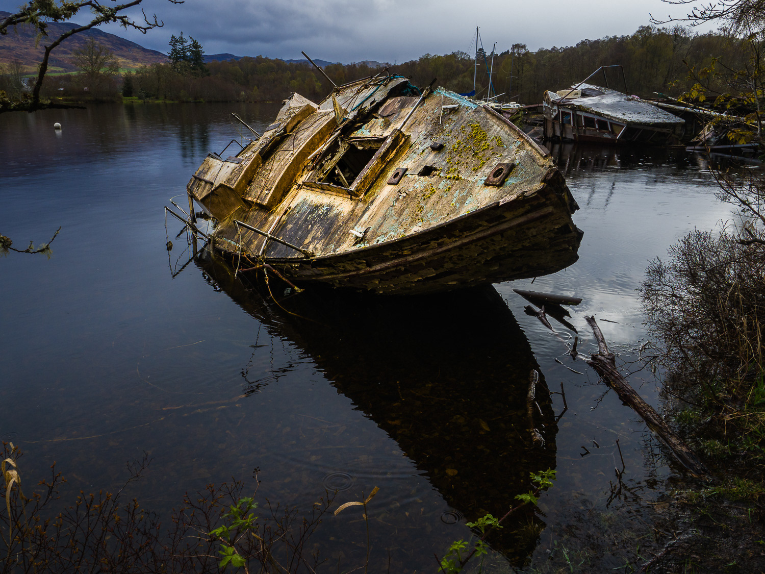 shipwreck at Loch Ness