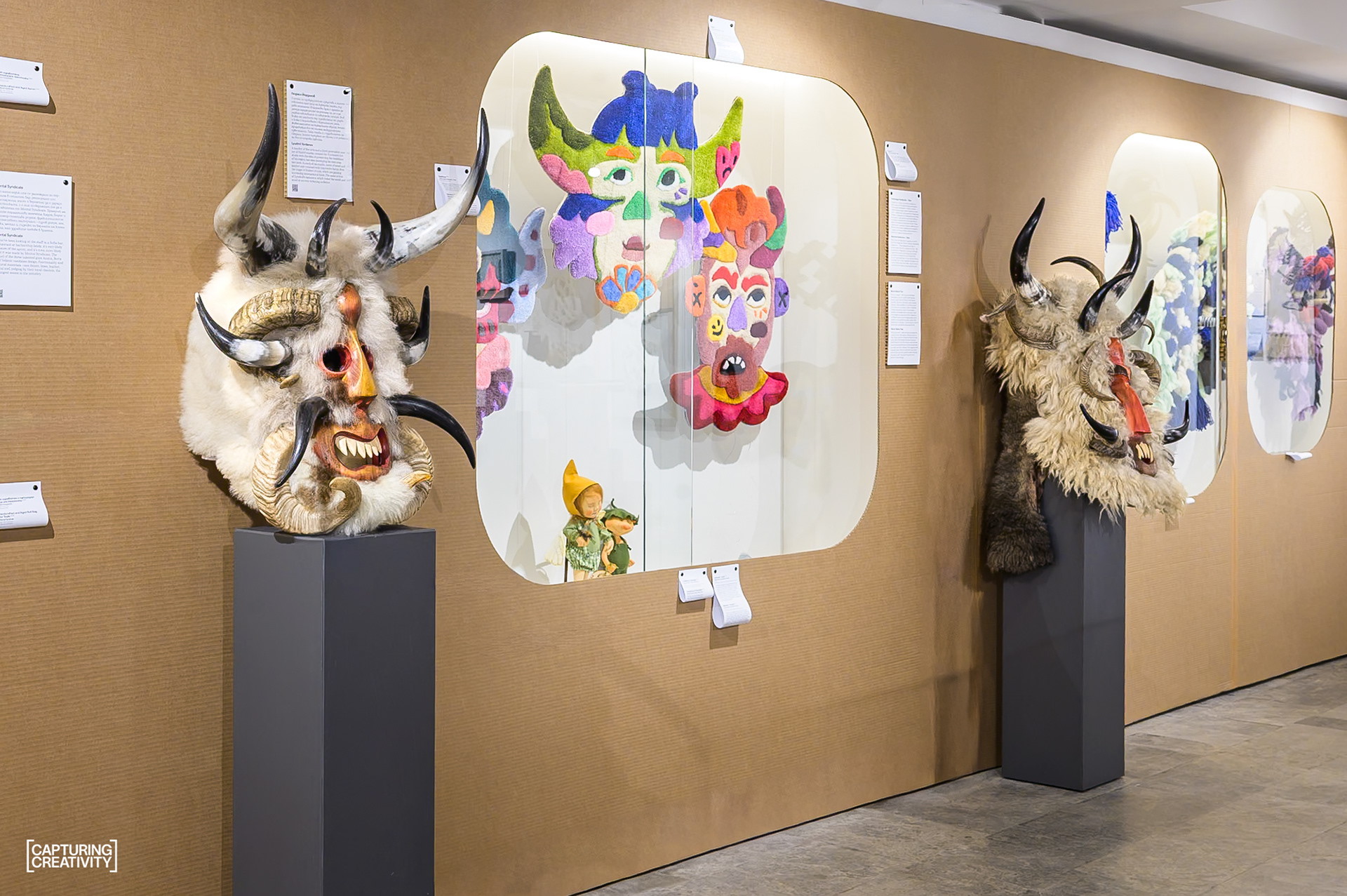 Автентични кукерски маски на Людмил Йорданов в изложбата НОВОТО ЦЕННО