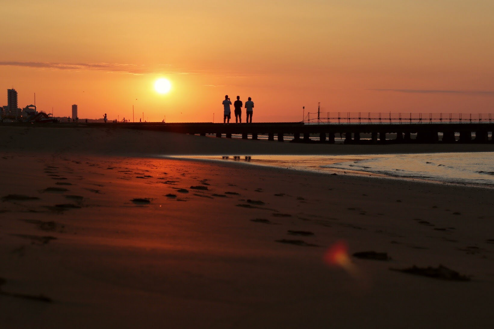 {"total_effects_actions":0,"total_draw_time":0,"layers_used":0,"effects_tried":0,"total_draw_actions":0,"total_editor_actions":{"border":0,"frame":0,"mask":0,"lensflare":0,"clipart":0,"text":0,"square_fit":0,"shape_mask":0,"callout":0},"effects_applied":0,"uid":"025B215C-9655-4E57-BDE8-41E002B1B587_1502168075801","entry_point":"create_flow_fte","photos_added":0,"total_effects_time":0,"tools_used":{"tilt_shift":0,"resize":0,"adjust":0,"curves":0,"motion":0,"perspective":0,"clone":0,"crop":1,"enhance":0,"selection":0,"free_crop":0,"flip_rotate":0,"shape_crop":0,"stretch":0},"source":"editor","width":1641,"origin":"gallery","subsource":"done_button","height":1094,"total_editor_time":190,"brushes_used":0}