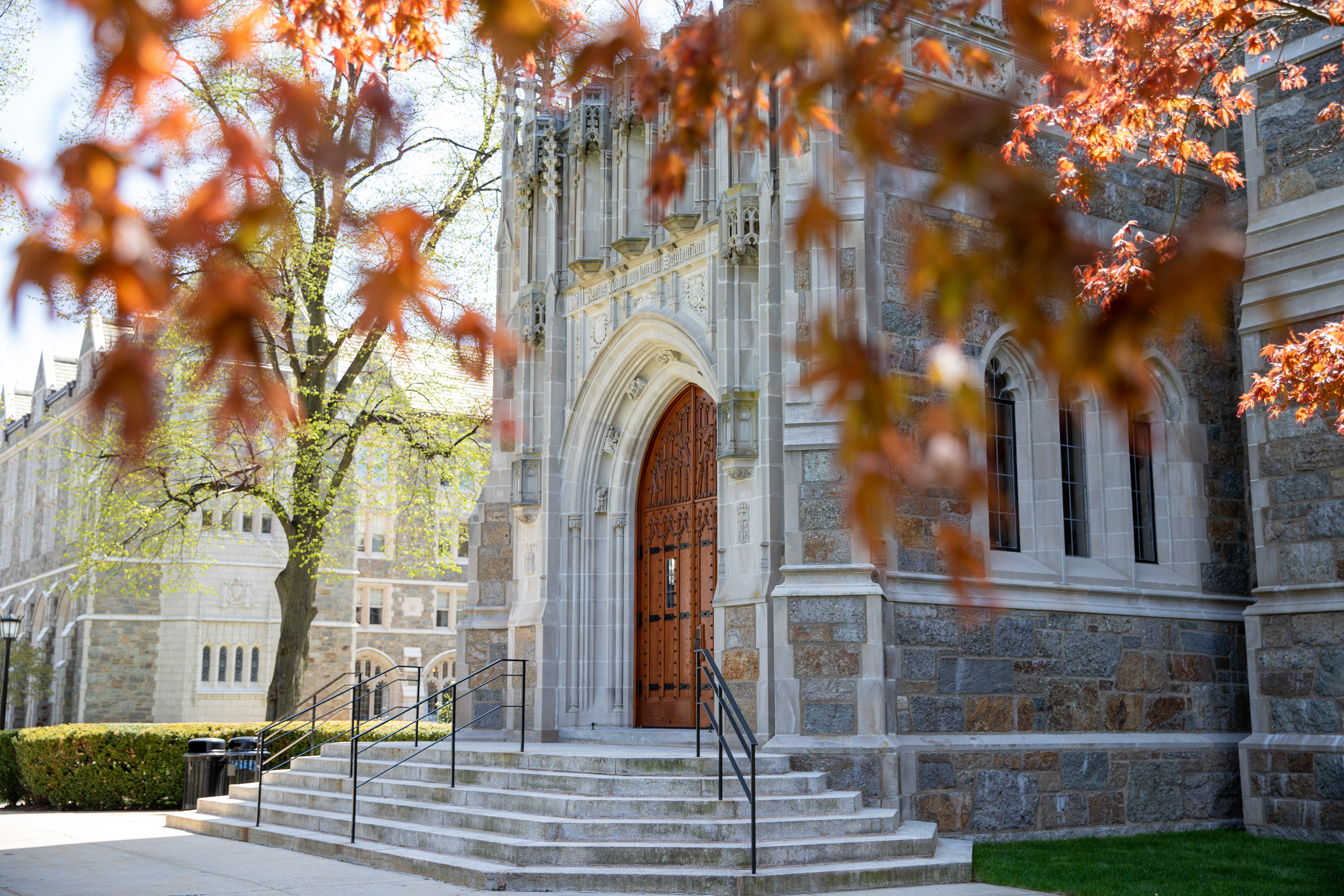Boston College, Bapst Library