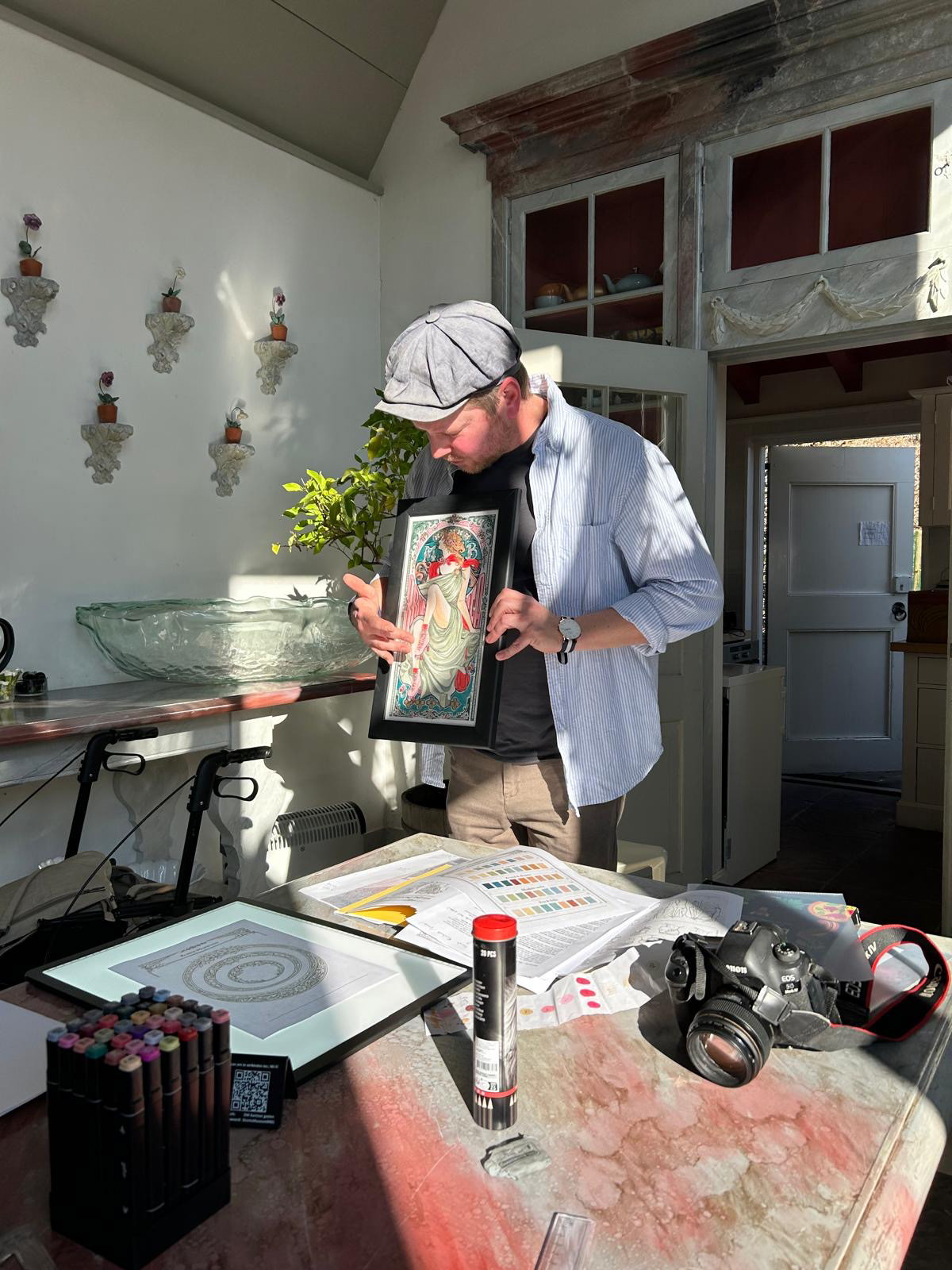 Vincent teaching the basics of a Mucha Affiche