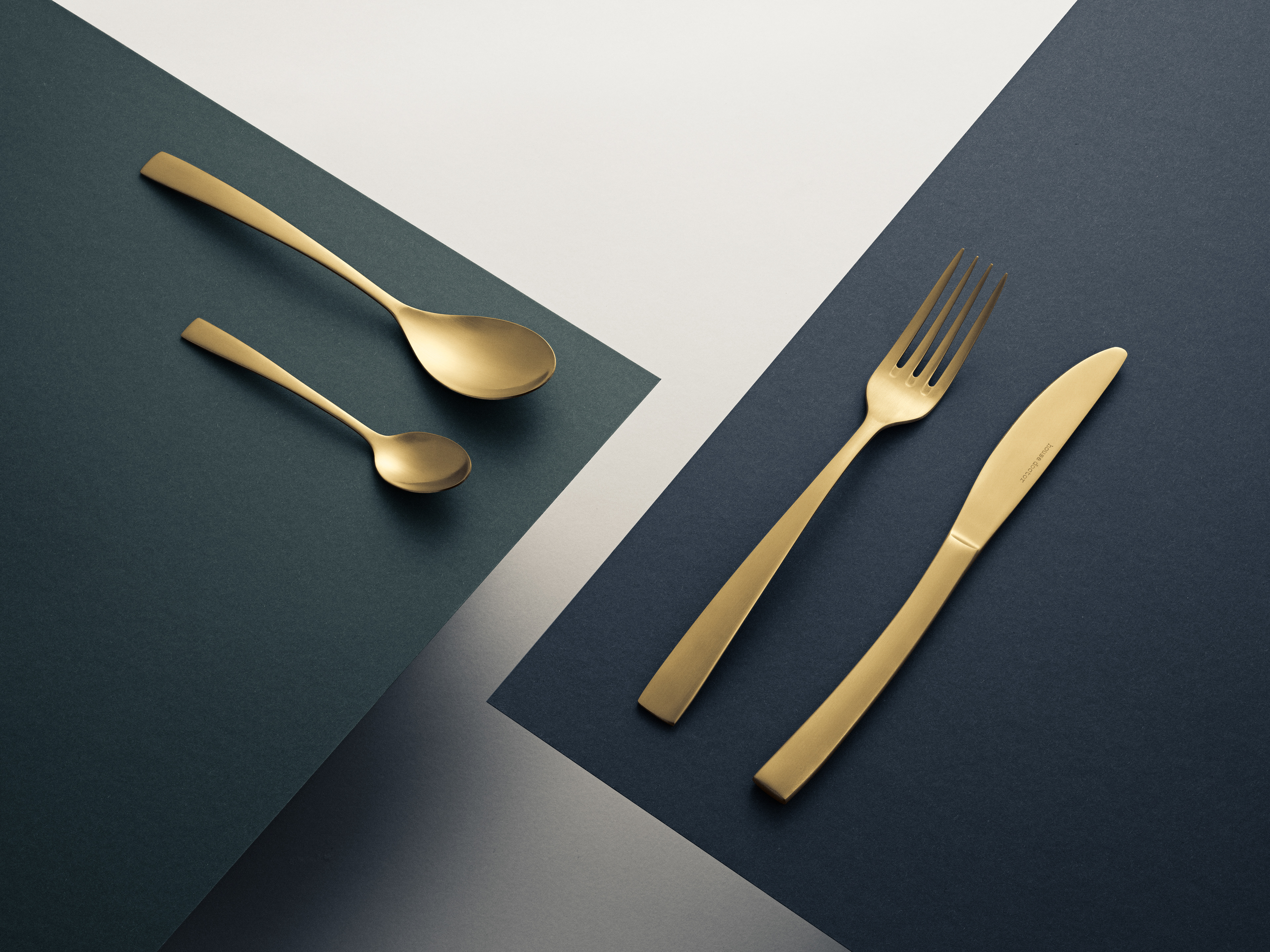 Produktfotografering med fokus på detaljer och framhäva produkten. Professionellt ljussatt och stilrent komponerade bilder som lyfter fram kvalitet och design