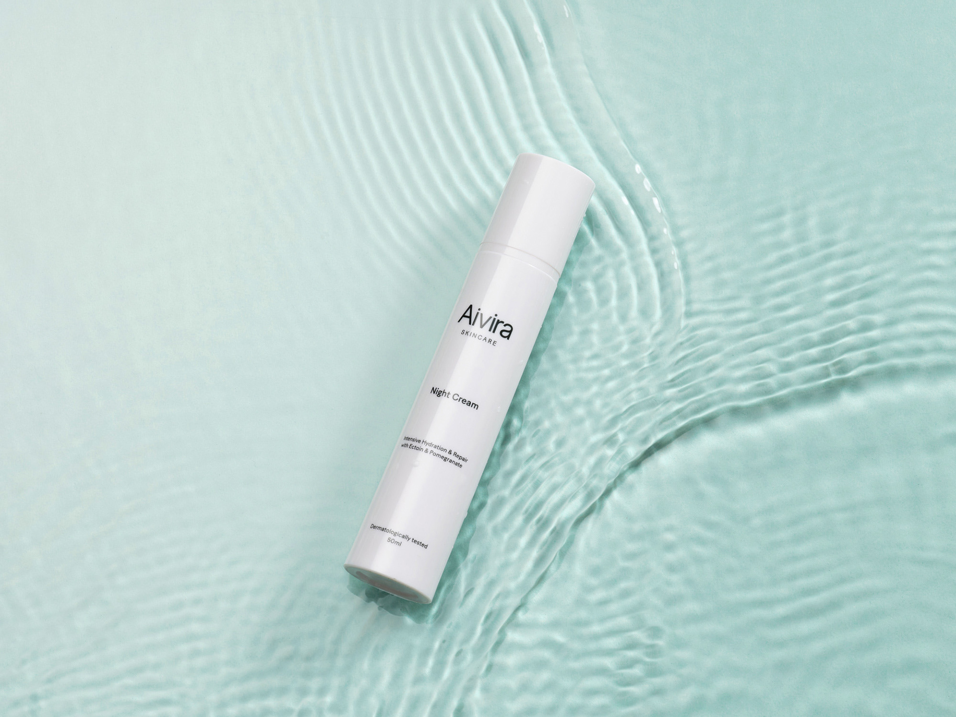 En bild på hudvårdsprodukter, högupplösta produktbilder fotad i studio och retuscherad för e-handel, bilden är anpassad för web för att hålla hög kvalitet och skärpa