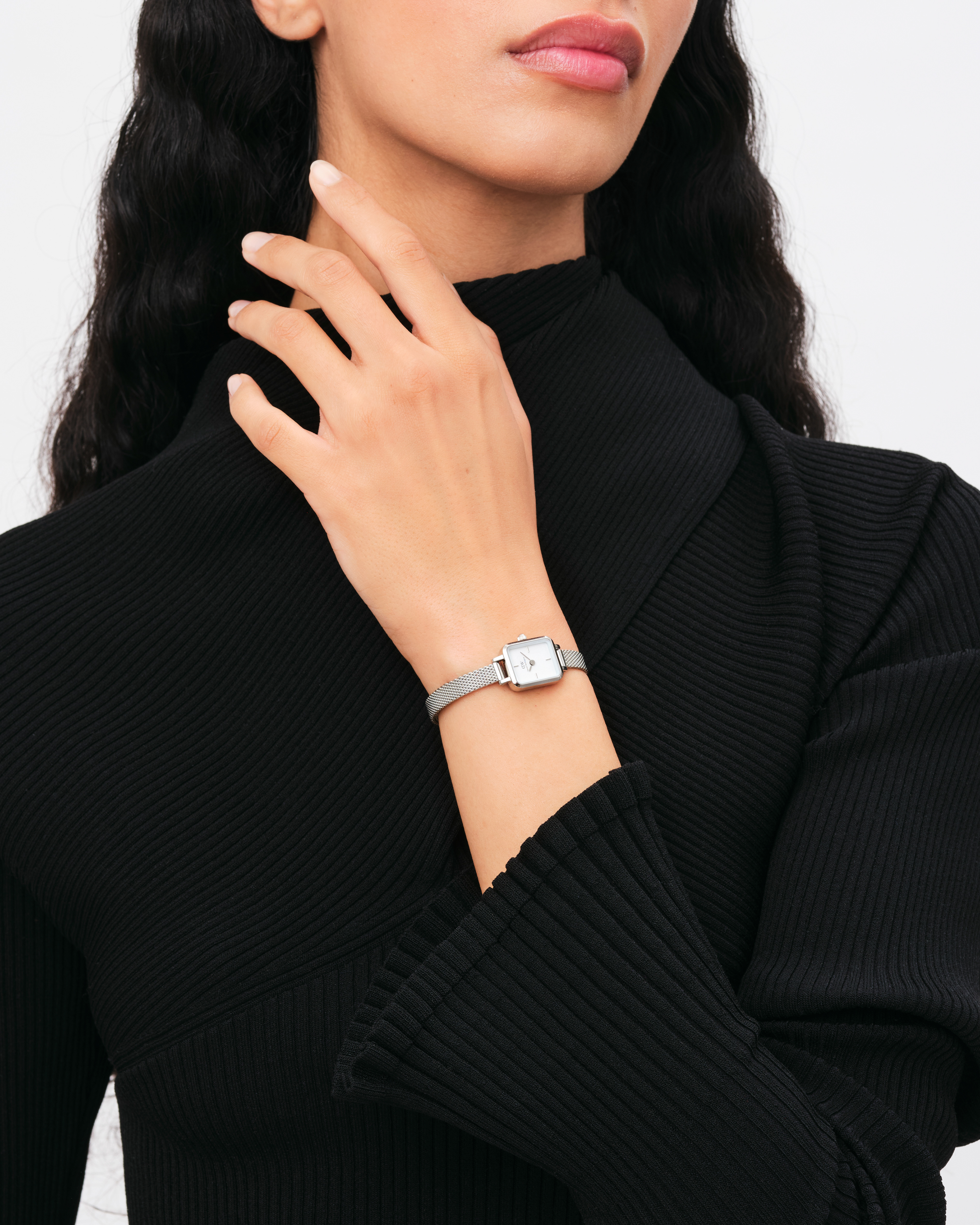 Modellbilder för klockmärket Daniel Wellington. Bilderna är fotade i en studio med fokus på klockorna