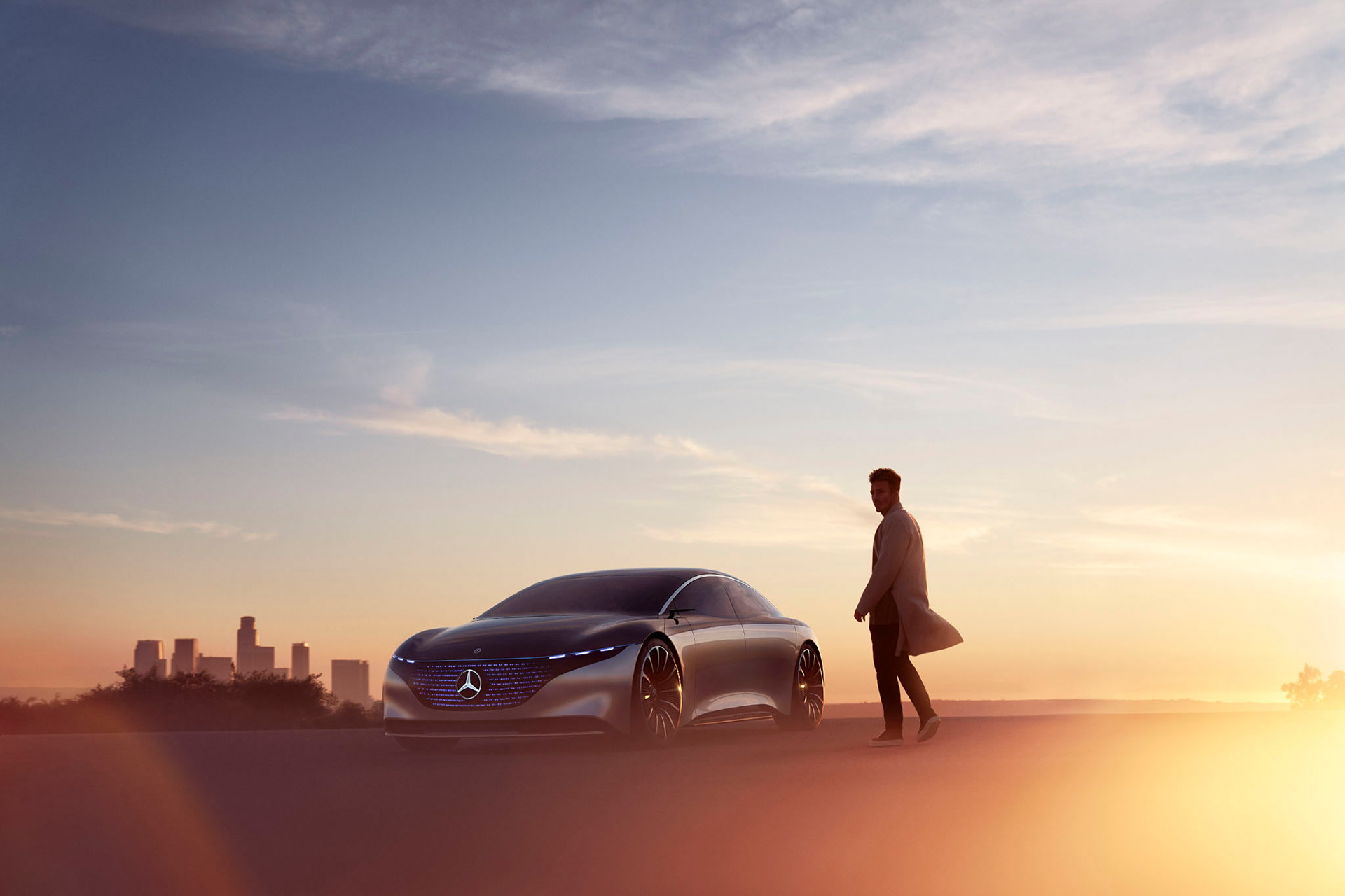 Avancerad retusch av bil, förbättrade reflektioner och färger för att framhäva karossens glans och karaktär, detaljerad skuggning och ljussättning för realistisk effekt samt borttagning av störande element i bakgrunden