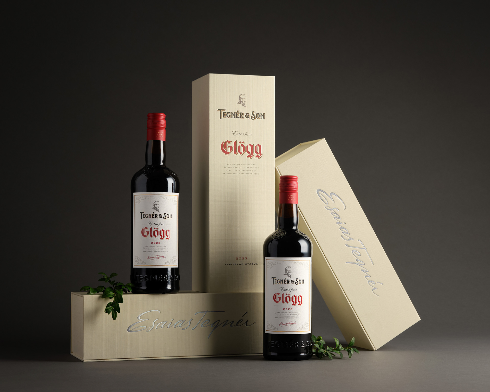 En bild på flaskor, högupplösta produktbilder fotad i studio och retuscherad för e-handel, bilden är anpassad för web för att hålla hög kvalitet och skärpa