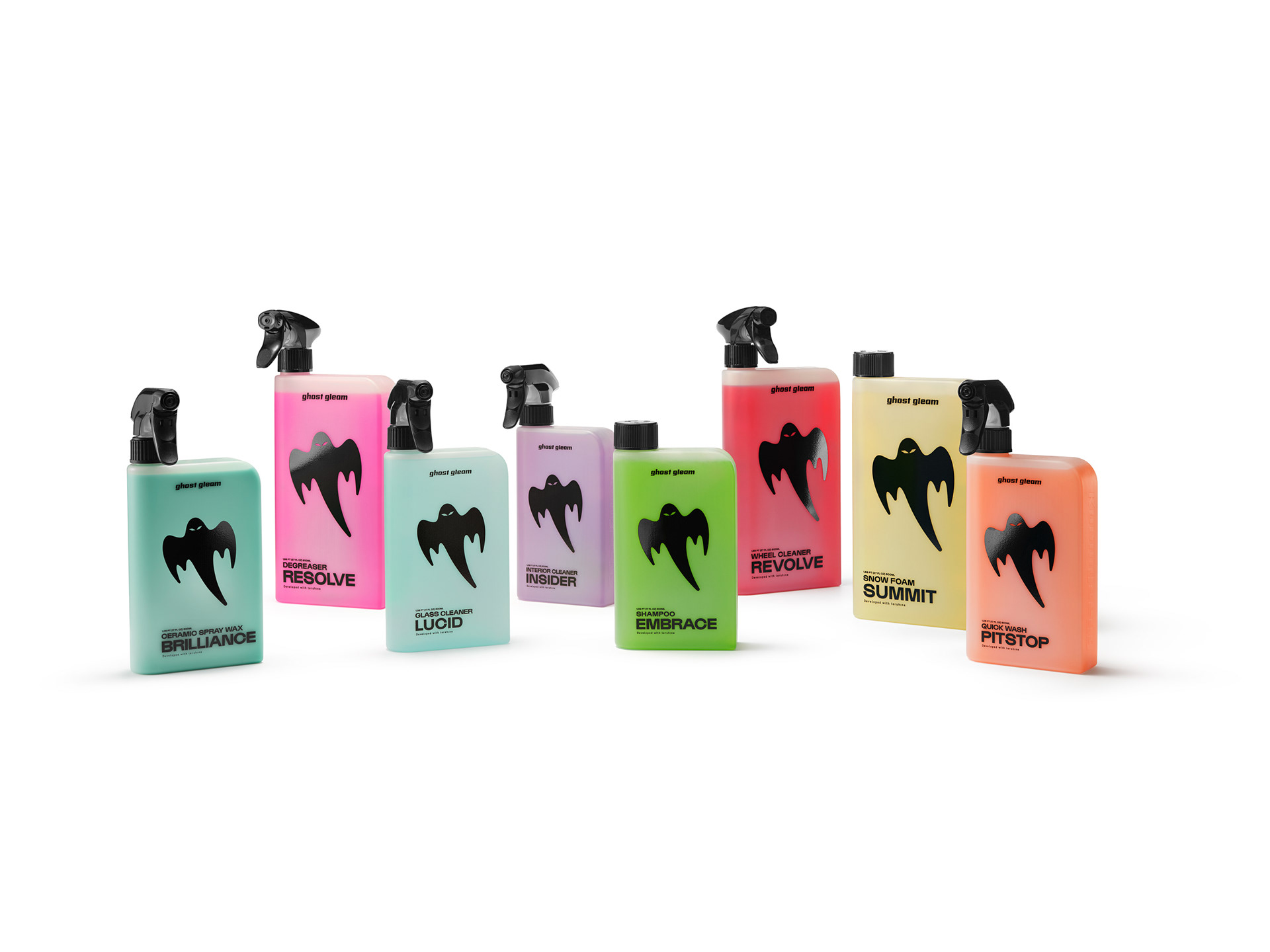 Produktbilder fotad i studio. Proffesionellt retuscherad för att framhäva korrekta färger och glans