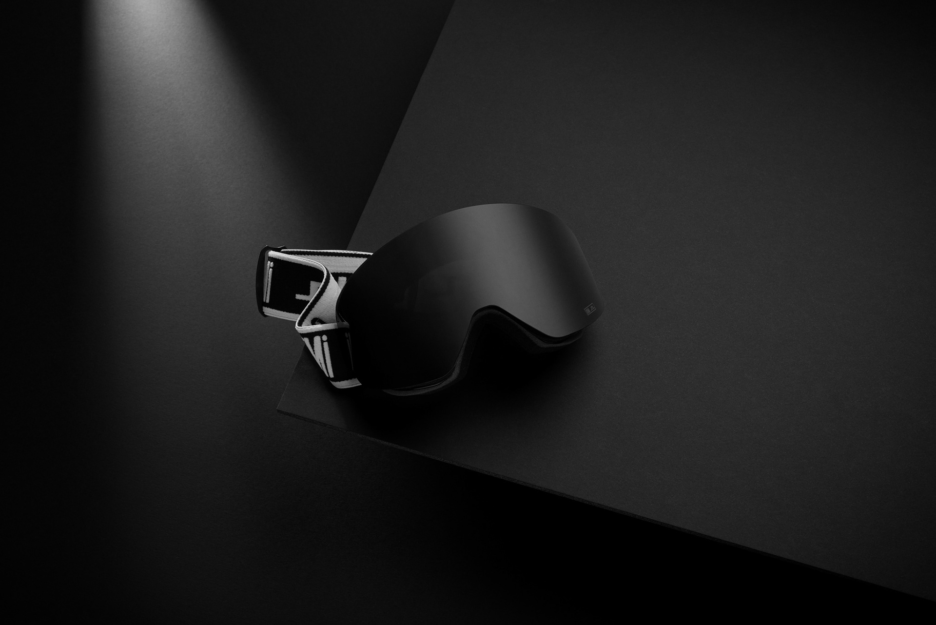 högupplöst produktbild fotad i studio och retuscherad för e-handel, bilden är anpassad för web för att hålla hög kvalitet och skärpa