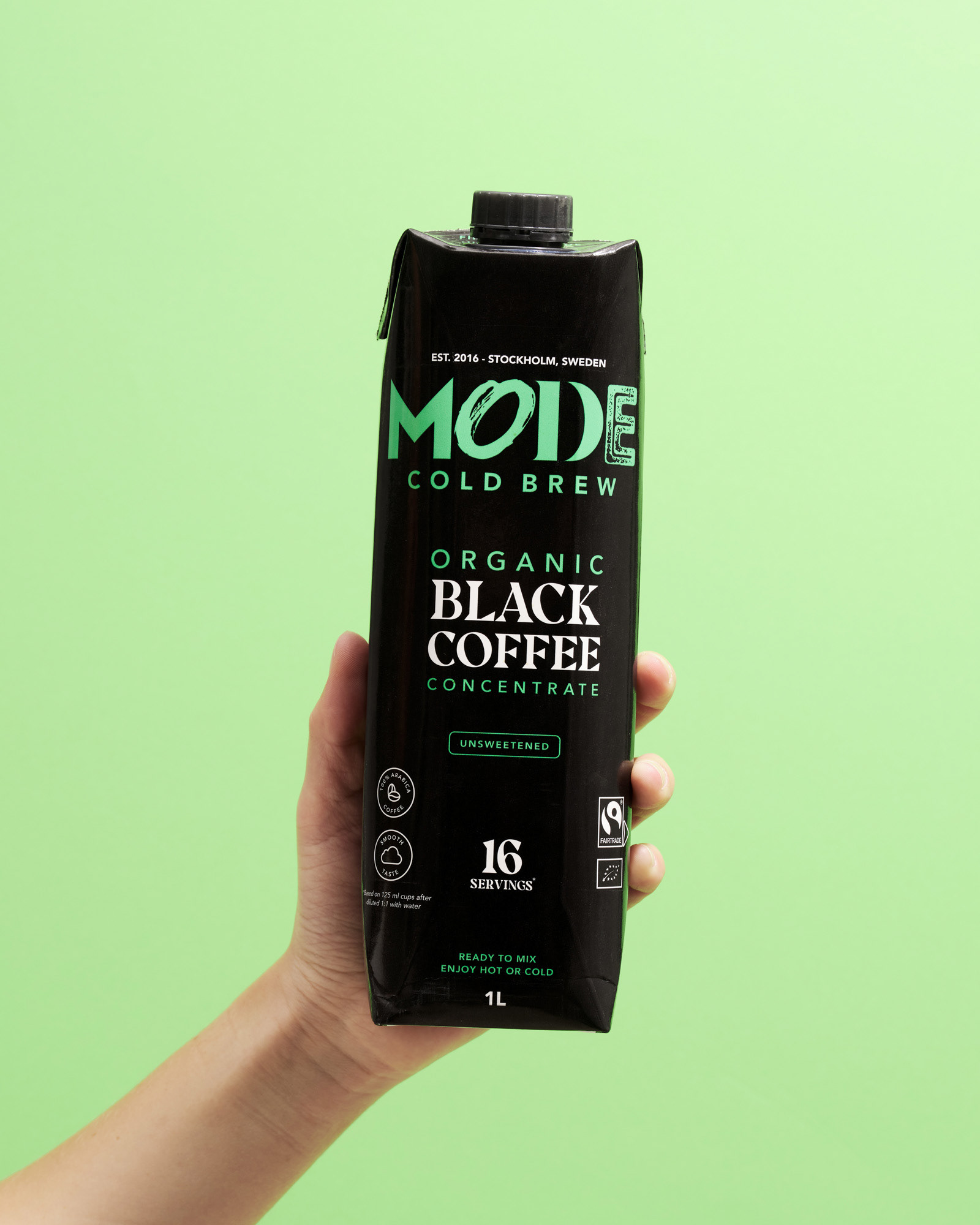 En bild på en kaffe, högupplösta produktbild fotad i studio och retuscherad för e-handel, bilden är anpassad för web för att hålla hög kvalitet och skärpa