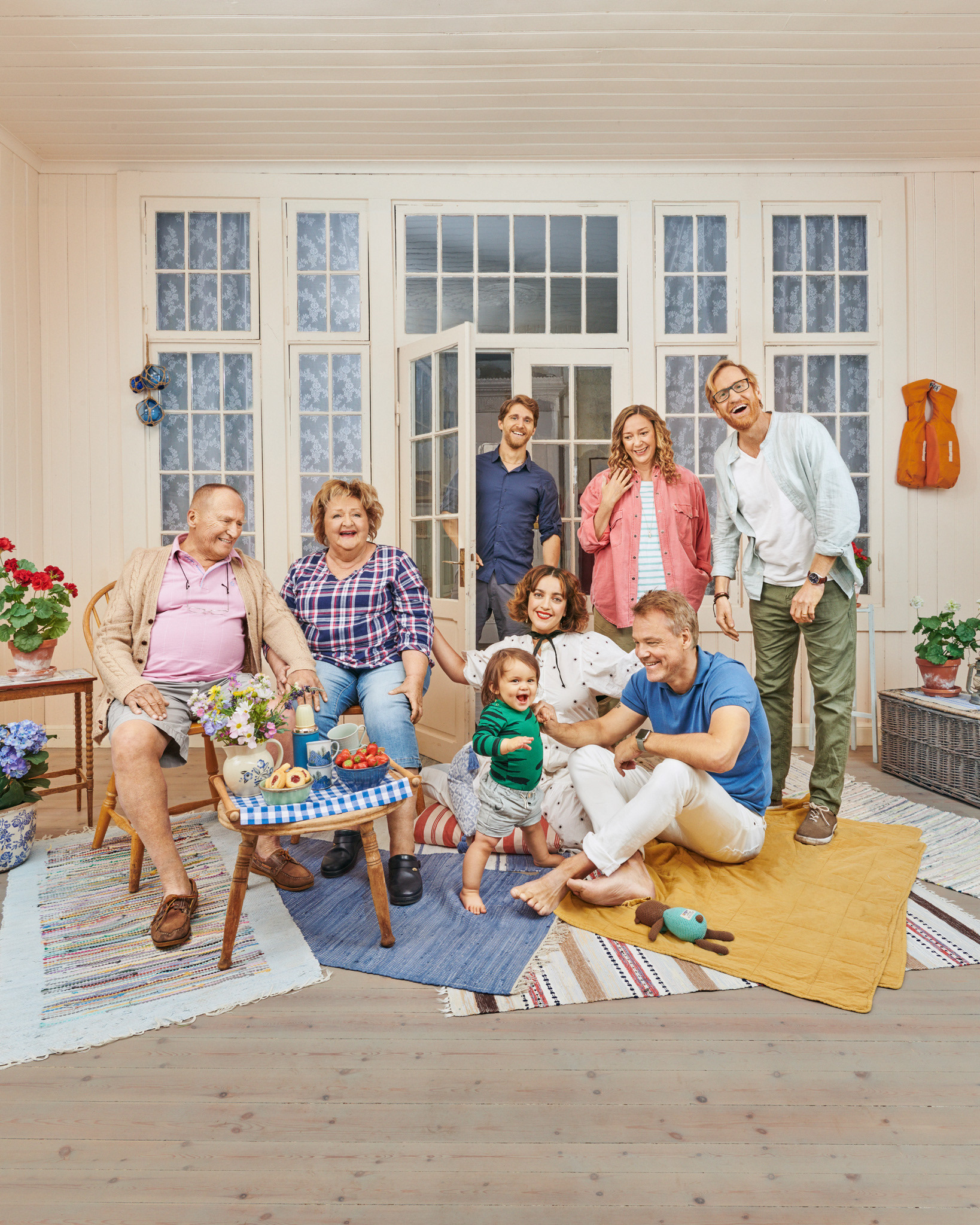 Porträtt fotat med blixtar på skådespelare i tv serien sjölyckan