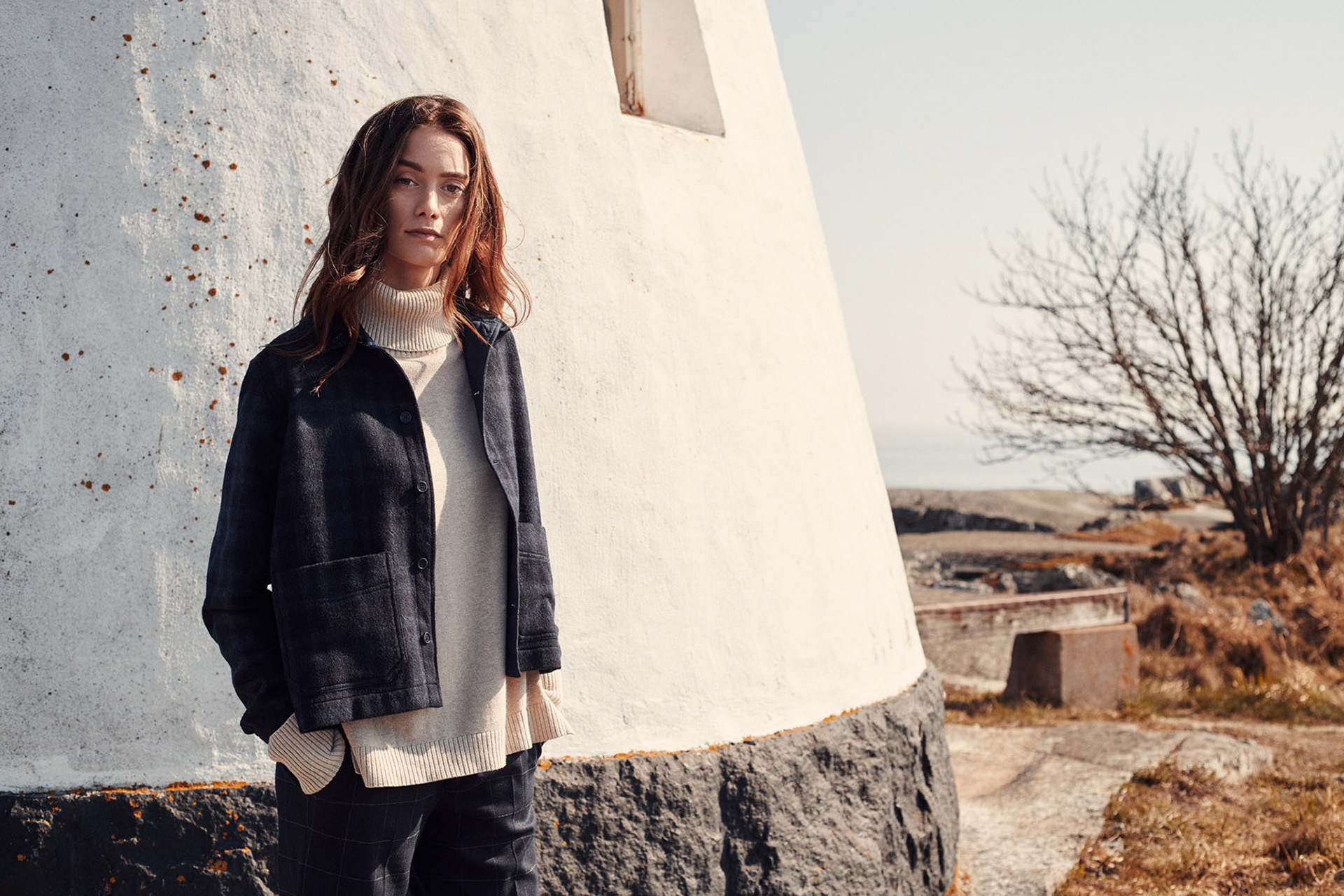 Modefotografering för klädmärket Boomerang. Lifestyle fotografering fotad i stockholms skärgård.