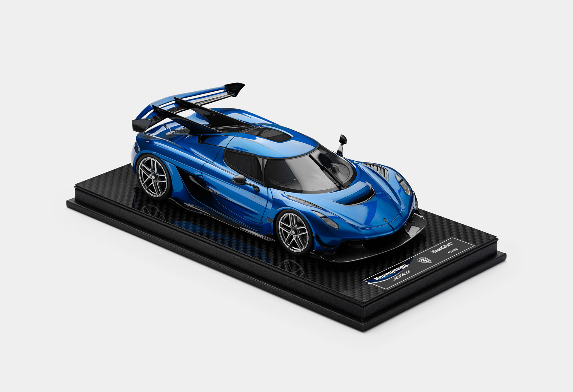 Produktbilder fotad i studio. Proffesionellt retuscherad för att framhäva korrekta färger och glans