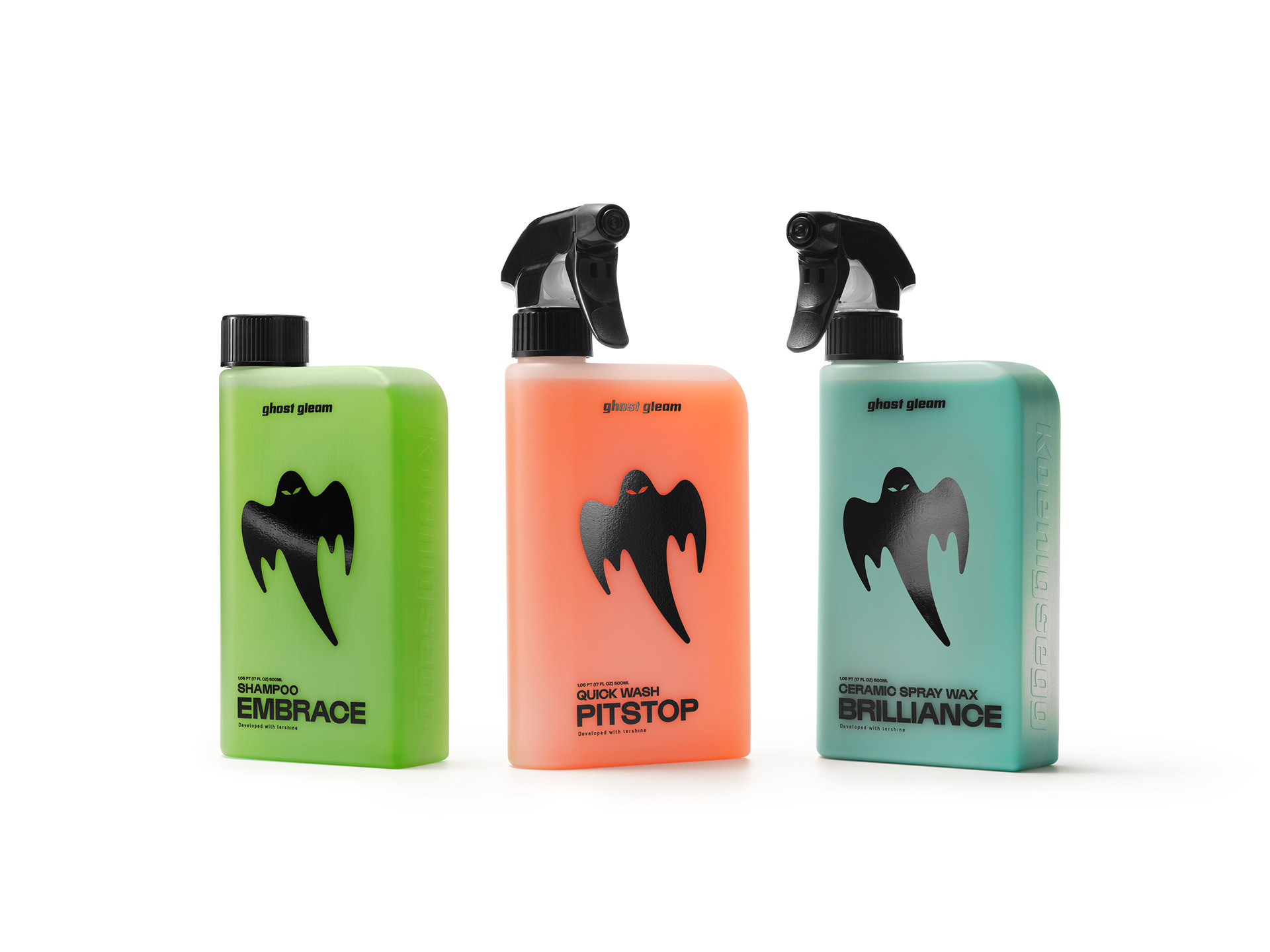 Produktbilder fotad i studio. Proffesionellt retuscherad för att framhäva korrekta färger och glans