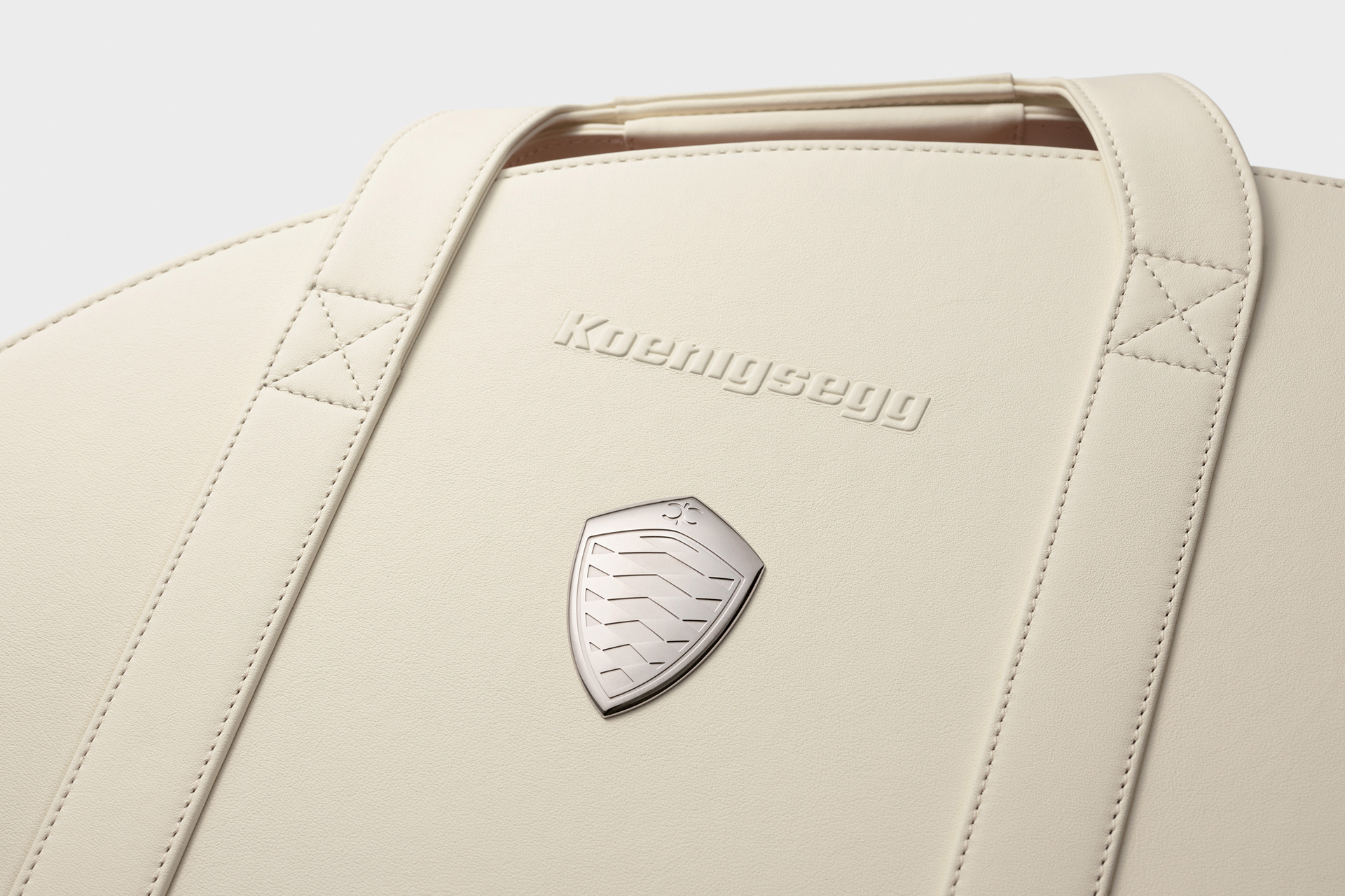 Exklusiva produktbilder på Koenigseggs väskor