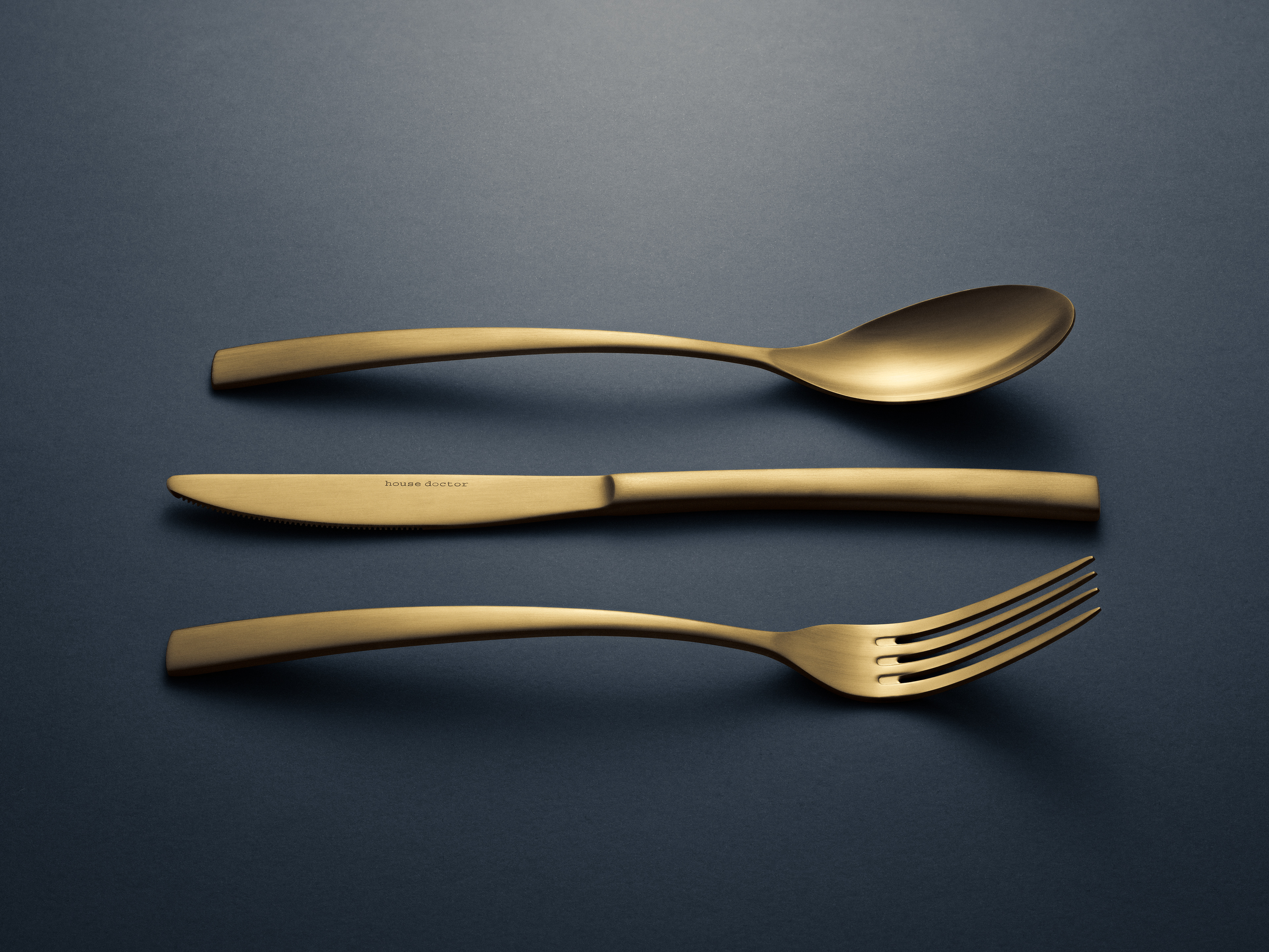 Produktfotografering med fokus på detaljer och framhäva produkten. Professionellt ljussatt och stilrent komponerade bilder som lyfter fram kvalitet och design