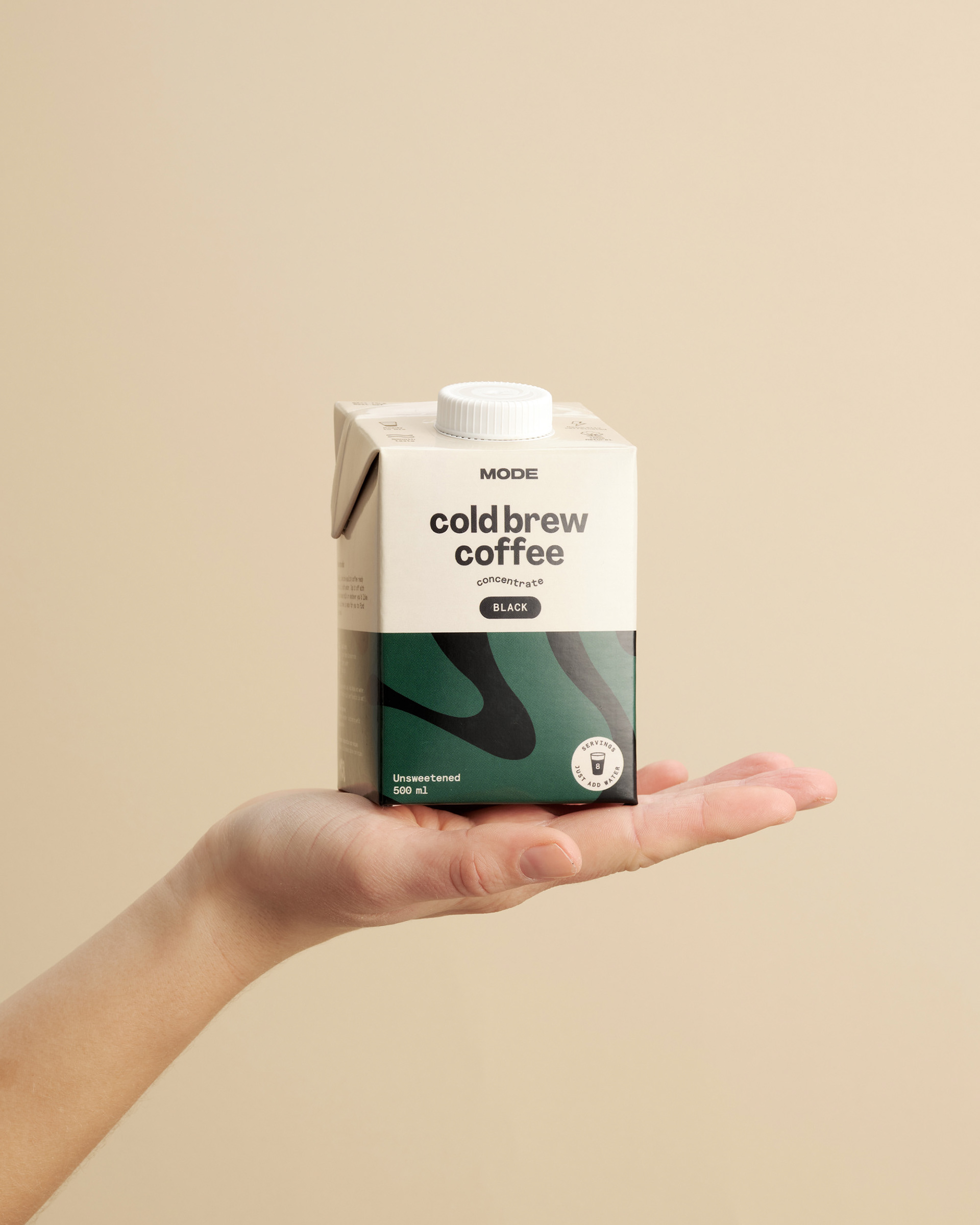 En bild på kaffedrink, högupplösta produktbilder fotad i studio och retuscherad för e-handel, bilden är anpassad för web för att hålla hög kvalitet och skärpa