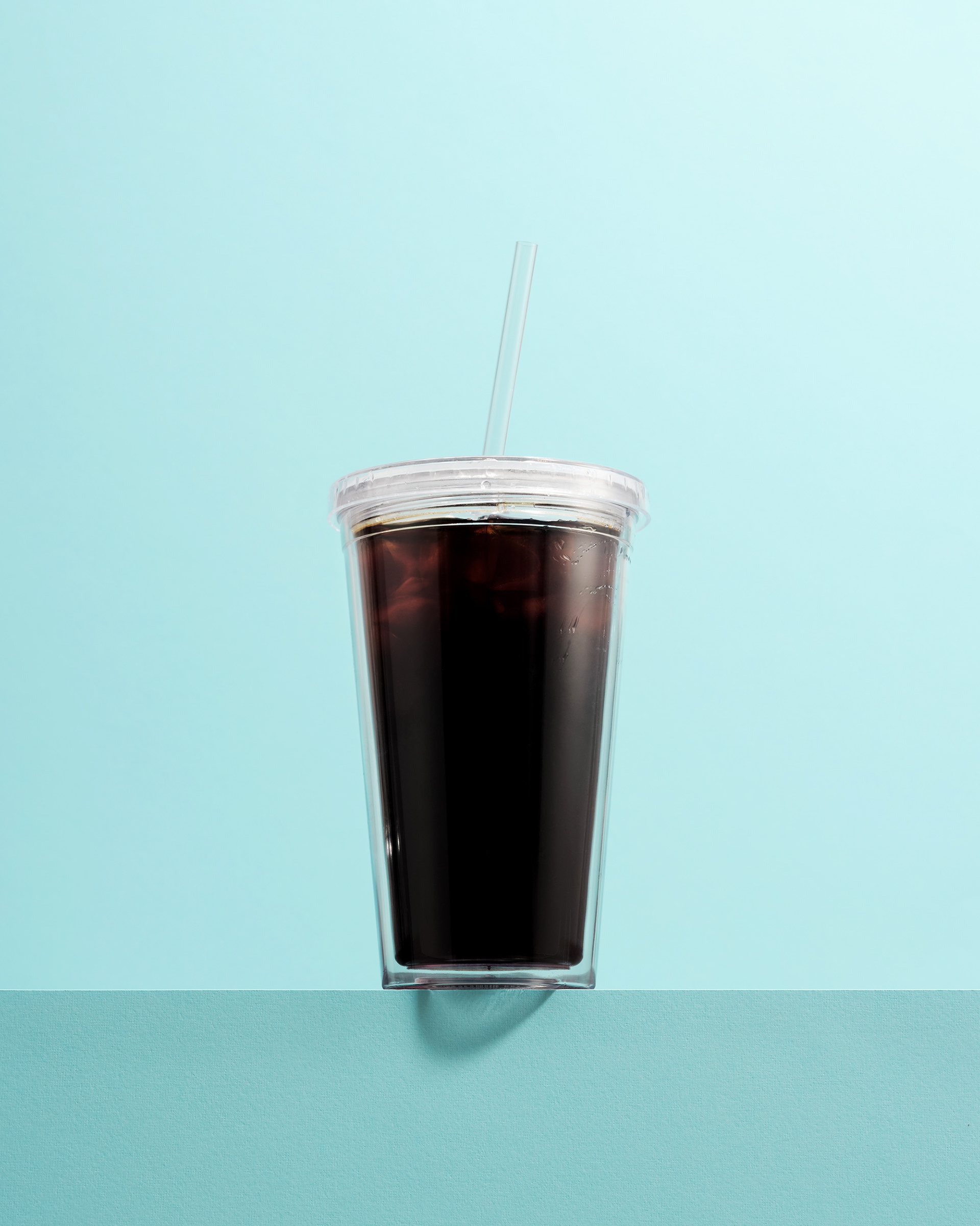 En bild på kaffedrink, högupplösta produktbilder fotad i studio och retuscherad för e-handel, bilden är anpassad för web för att hålla hög kvalitet och skärpa