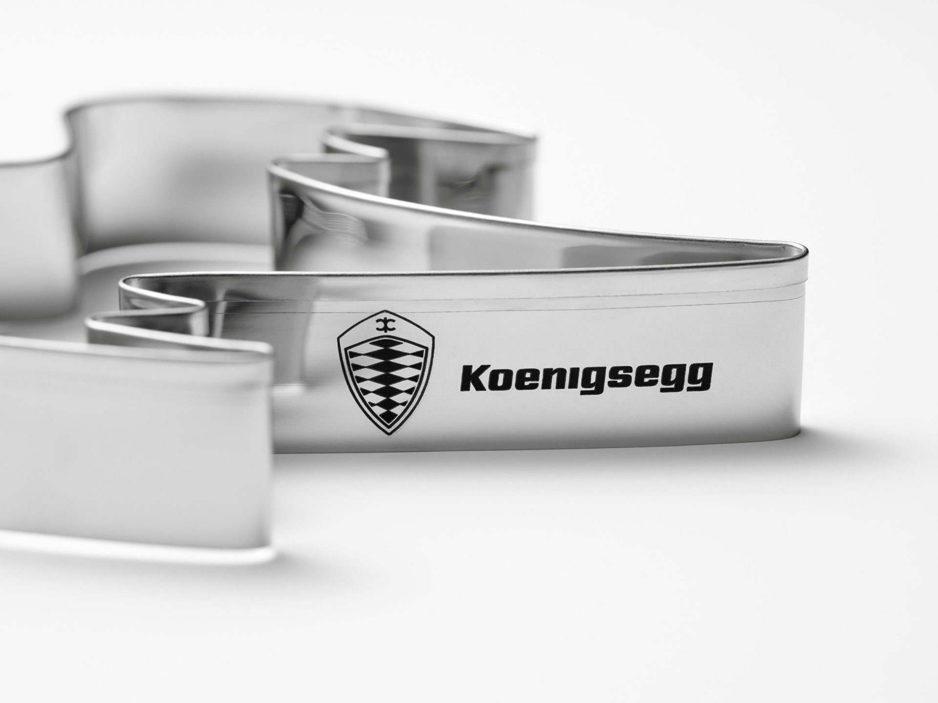 Produktbilder fotad i studio. Proffesionellt retuscherad för att framhäva korrekta färger och glans