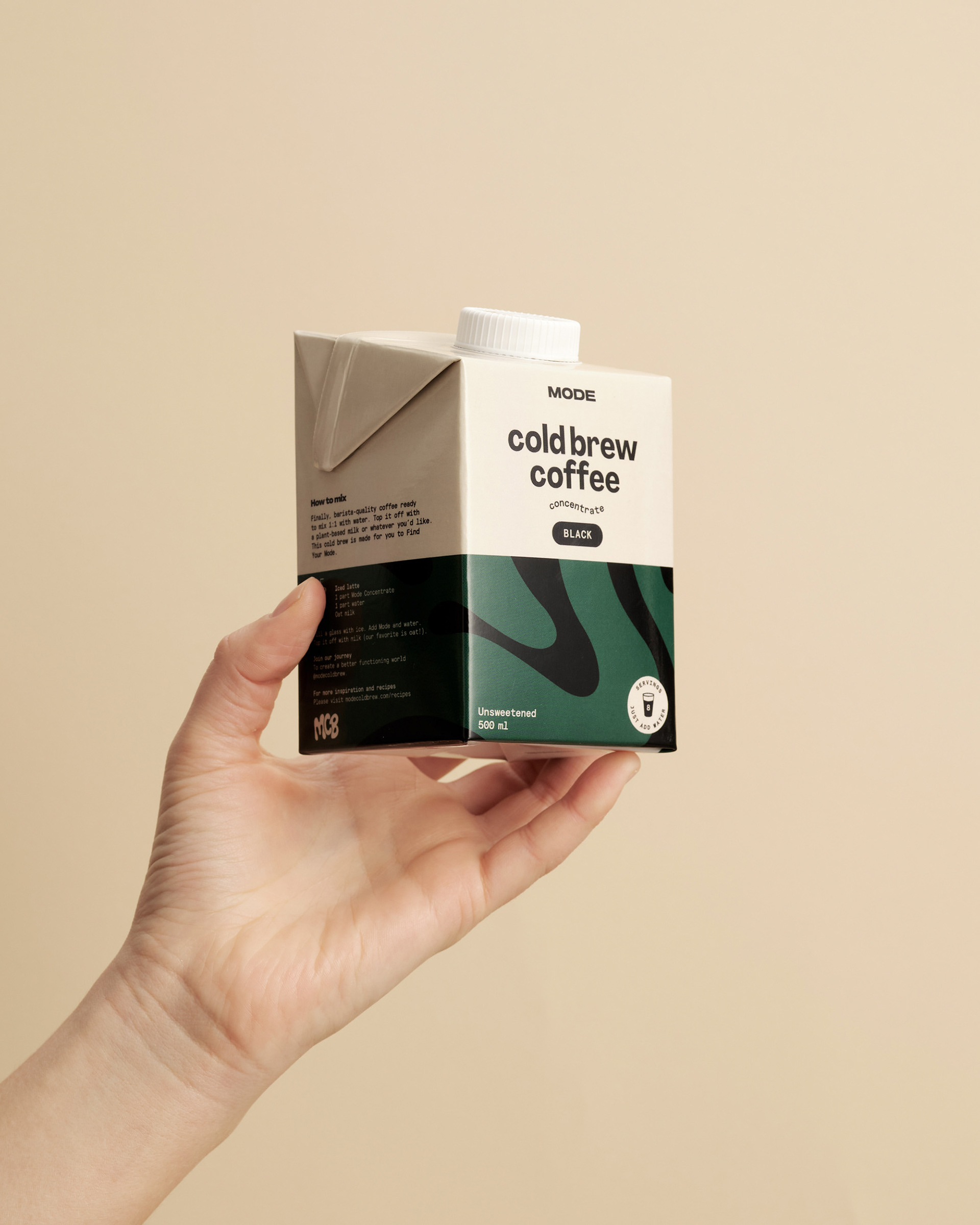 En bild på kaffedrink, högupplösta produktbilder fotad i studio och retuscherad för e-handel, bilden är anpassad för web för att hålla hög kvalitet och skärpa