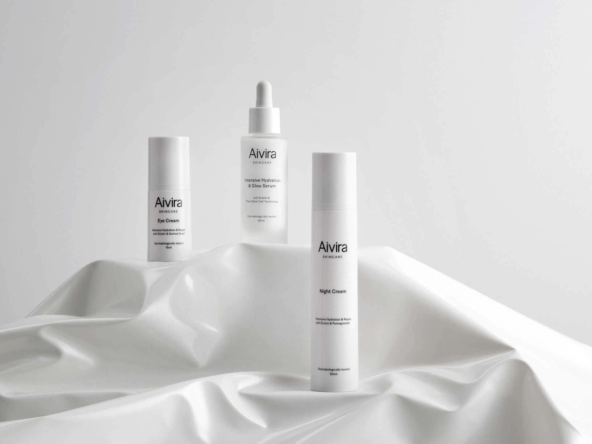 En bild på hudvårdsprodukter, högupplösta produktbilder fotad i studio och retuscherad för e-handel, bilden är anpassad för web för att hålla hög kvalitet och skärpa