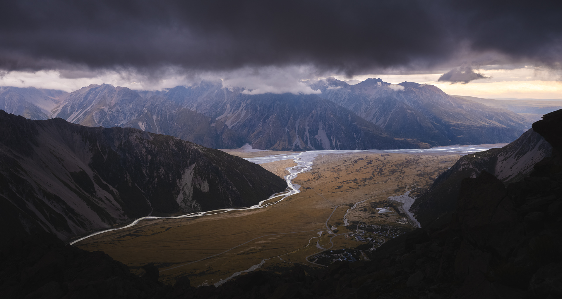 The Hooker River and Tasman River flowing together