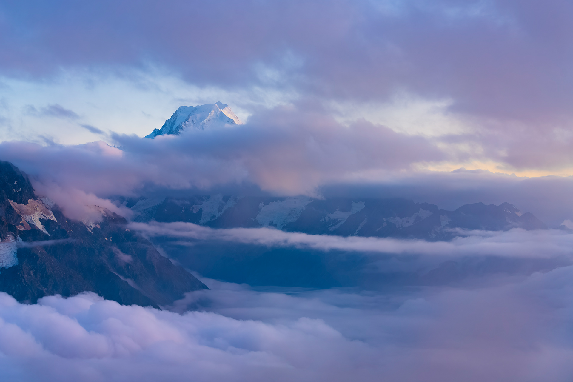 Aoraki/Mt Cook rises above the Mueller Hut