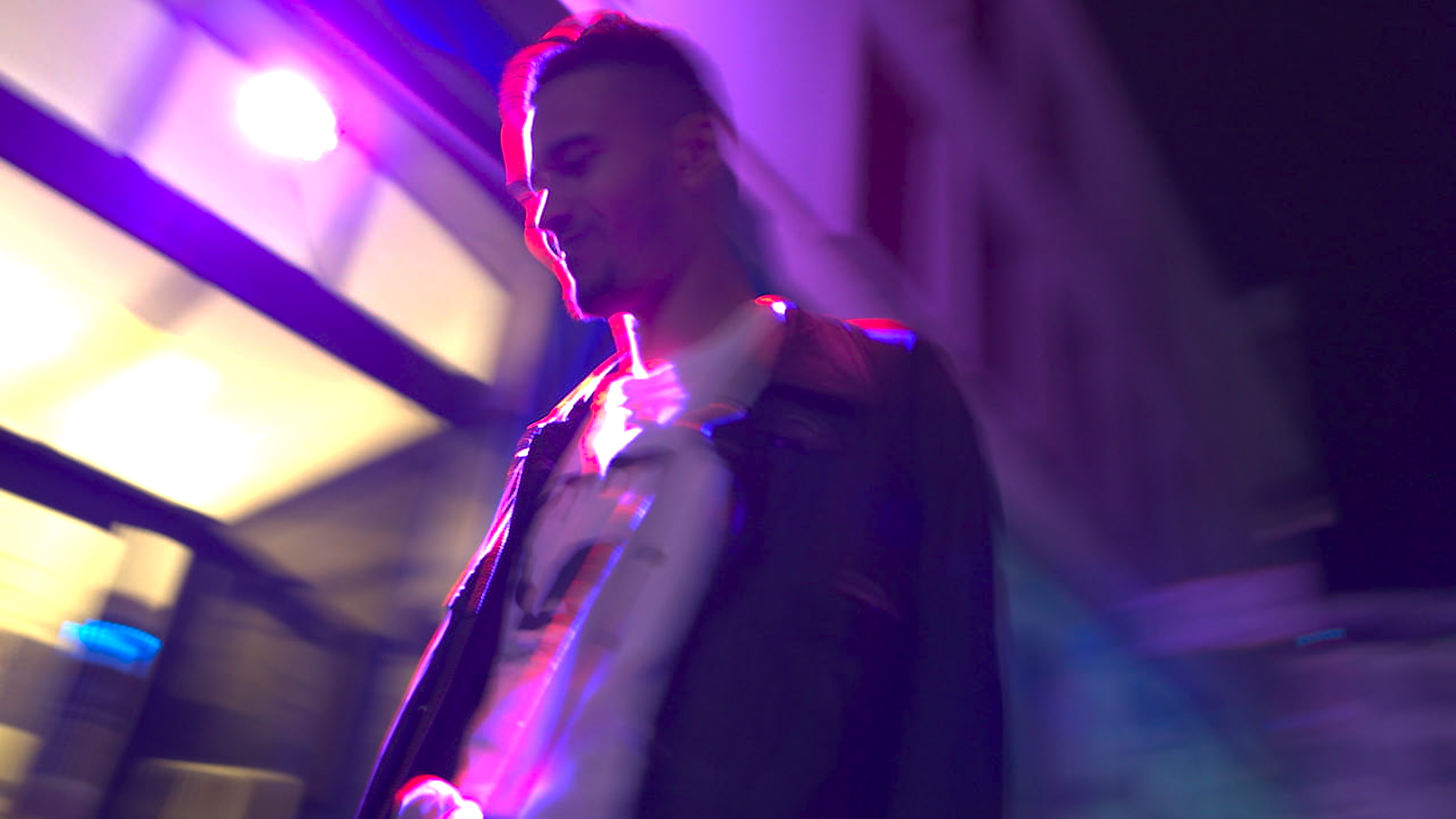 Alongo - Paiement refusé (music video preview 03)