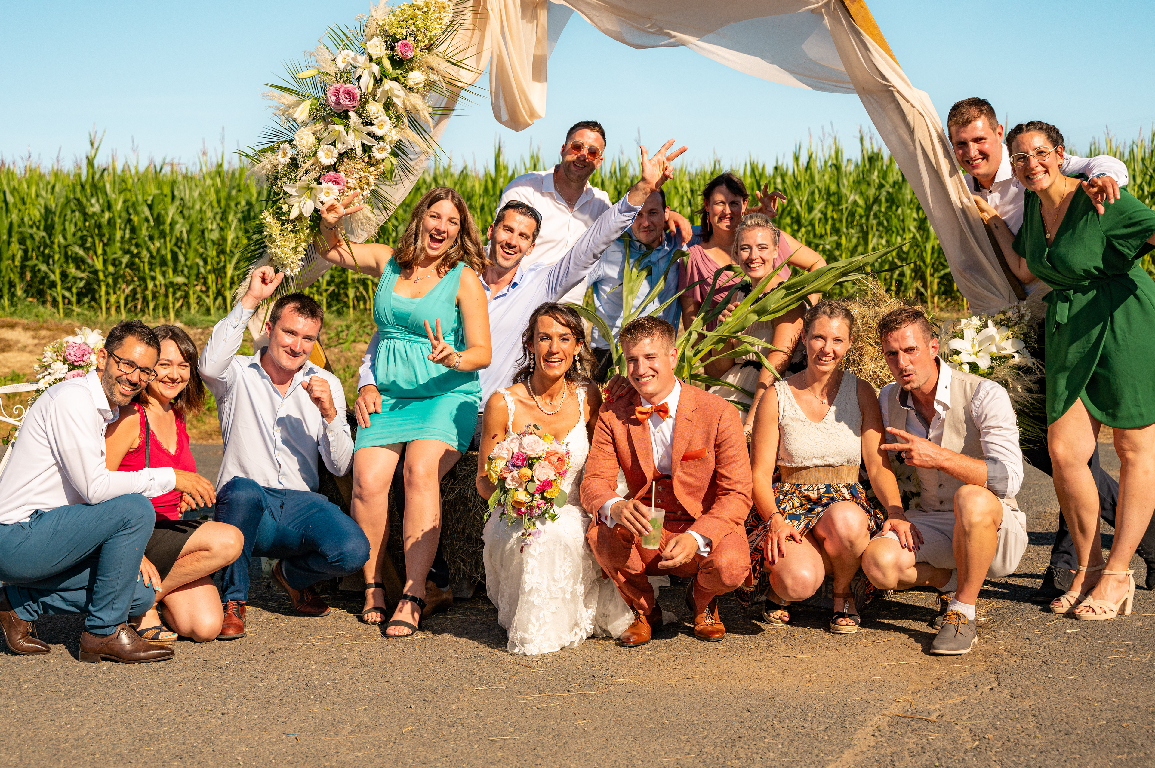 Une photo de groupe pendant le vin d'honneur de C&E