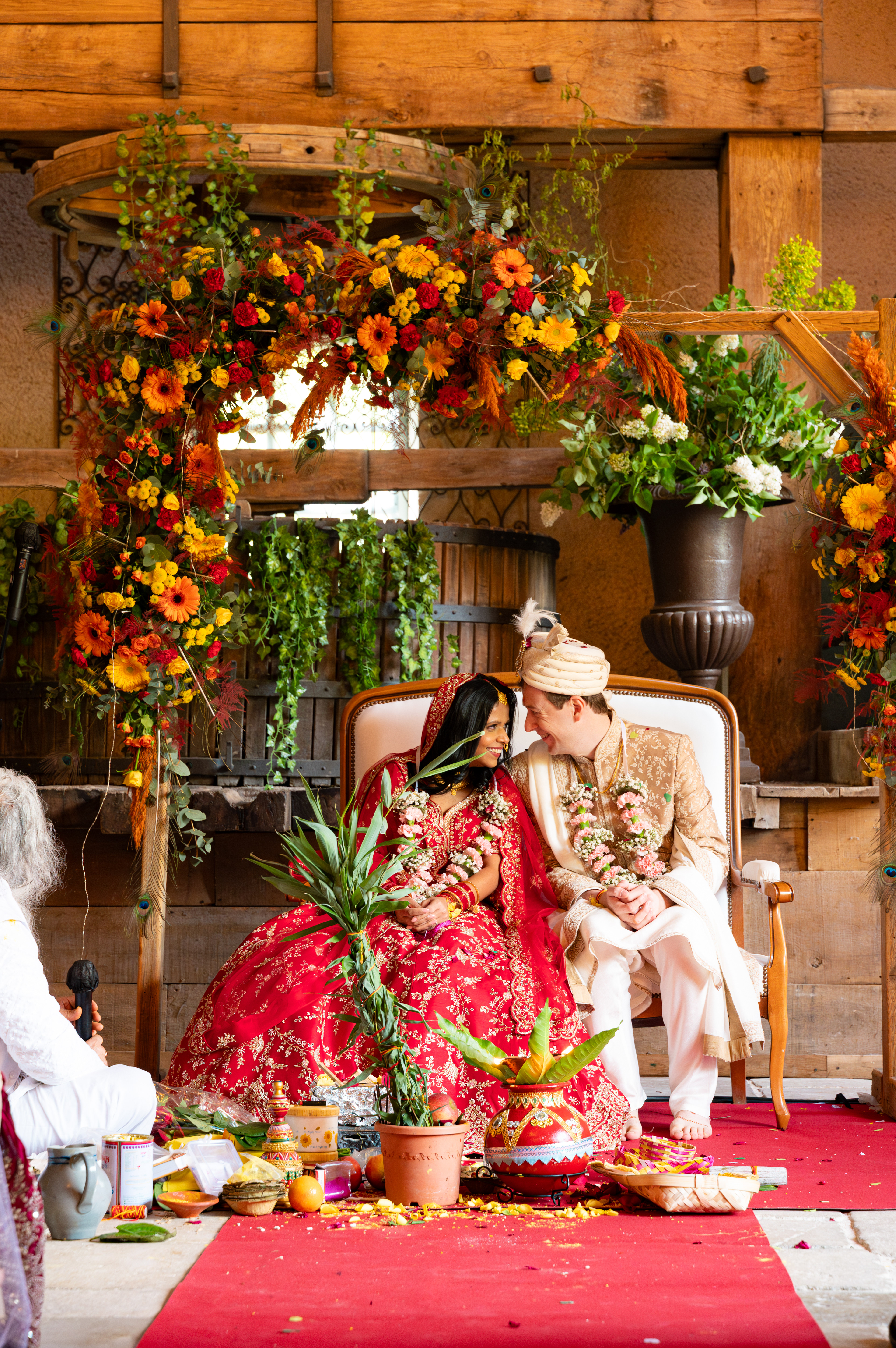 Instants et regards complices pour les mariés pendant la cérémonie