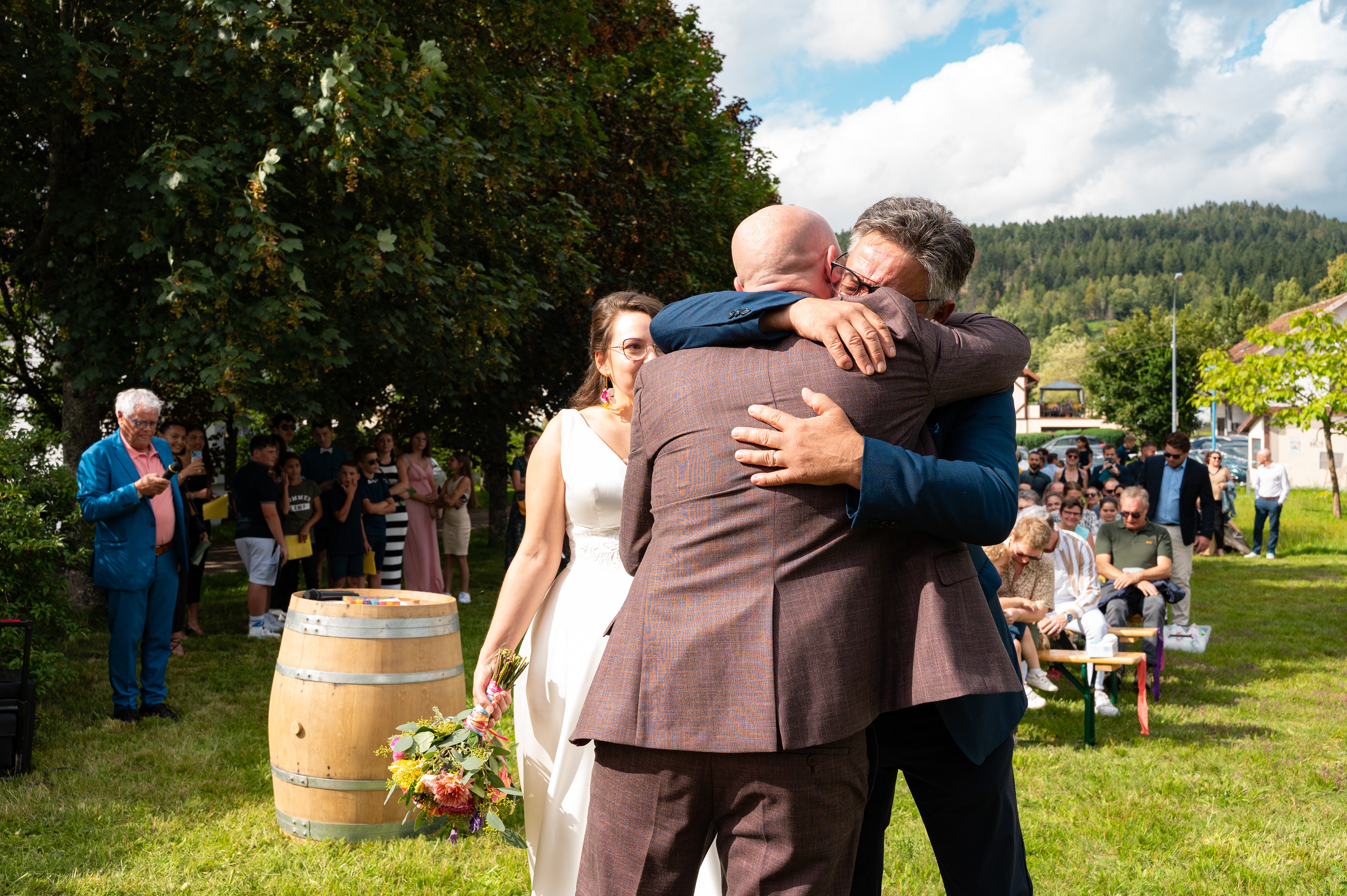 Des émotions fortes pour le papa de la mariée qui confie sa fille au marié