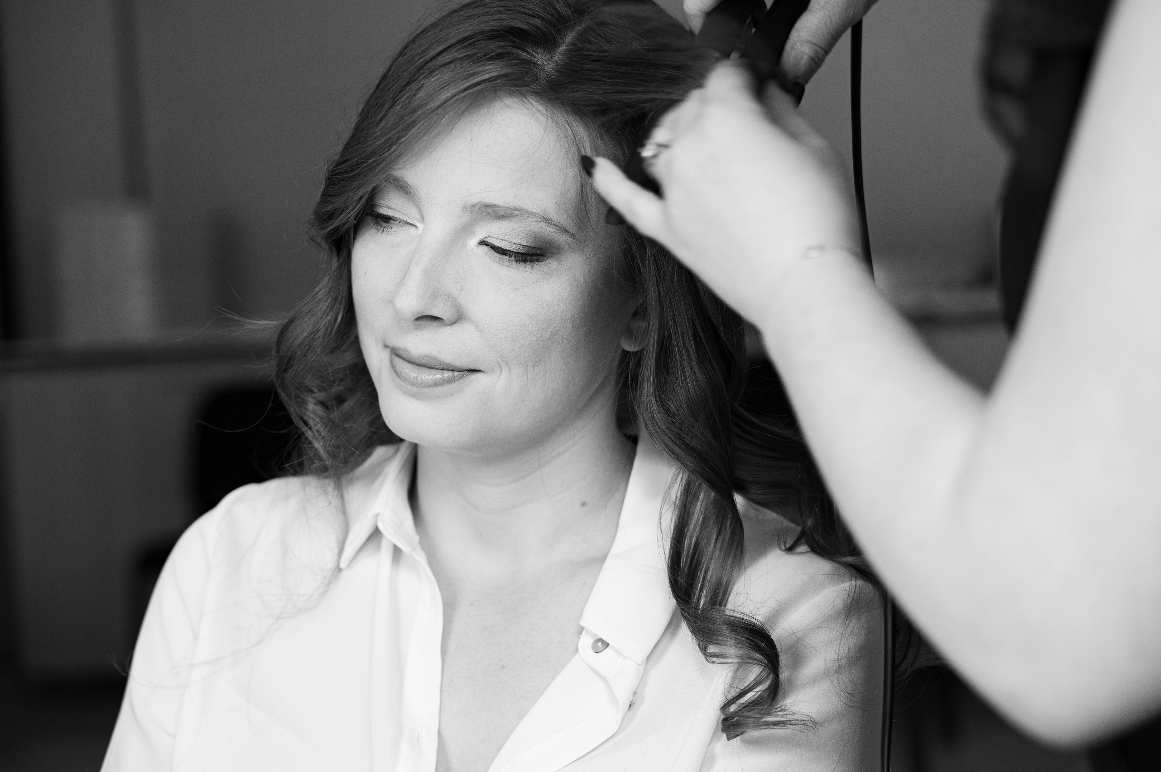 Moment de détente pour la mariée lors de la préparation