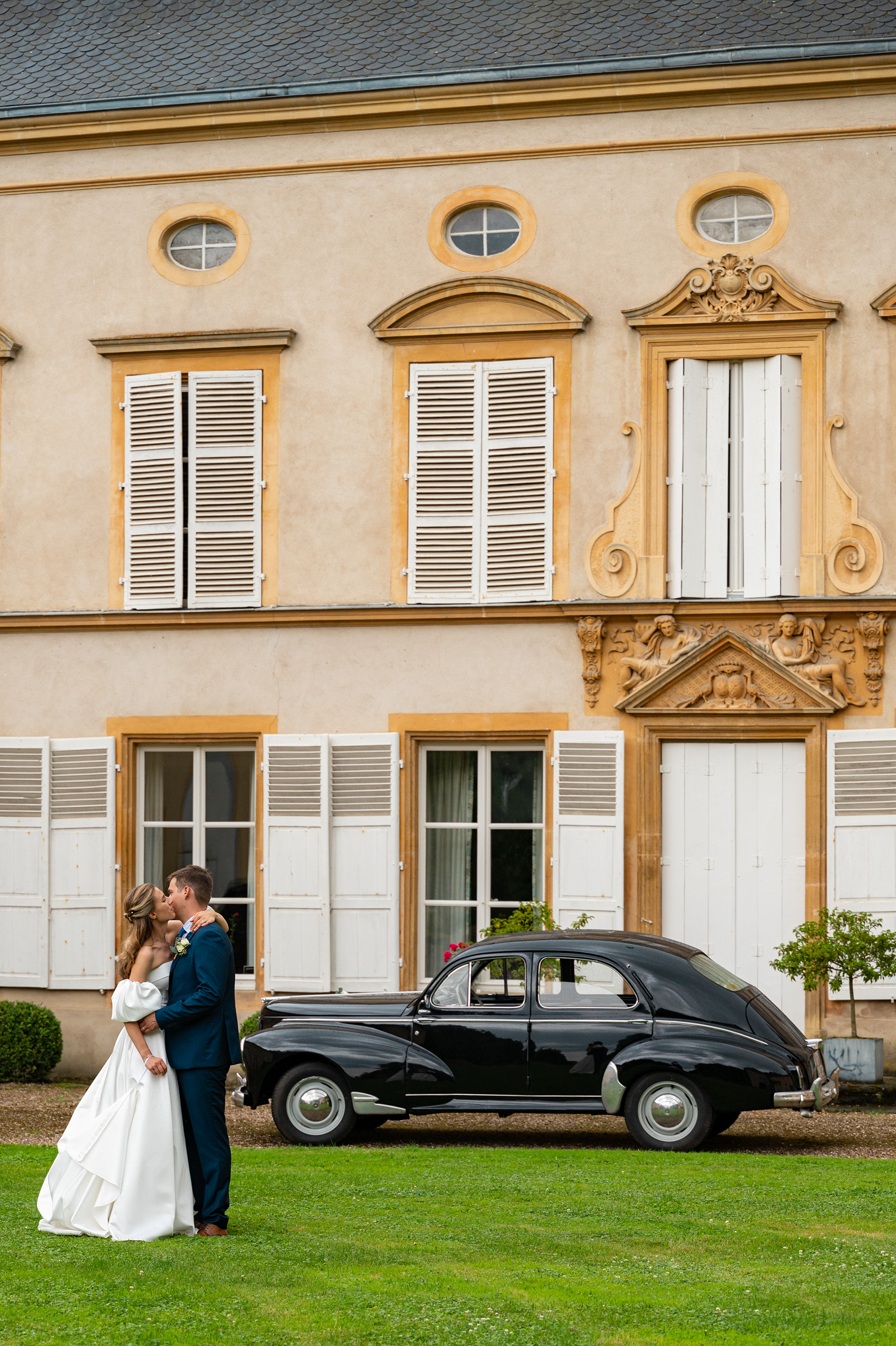Arrivée en douceur des mariés au domaine