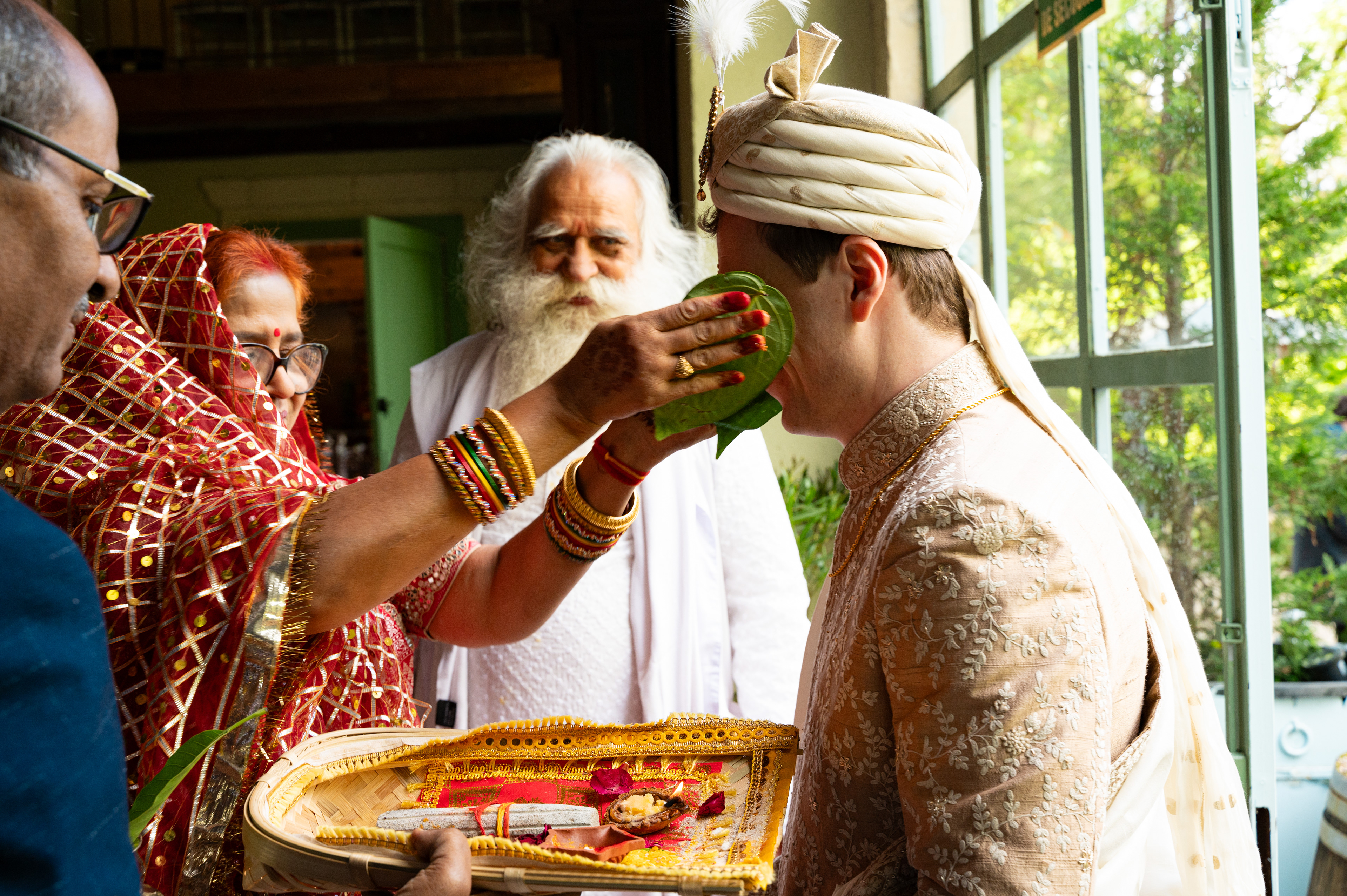 L'accueil traditionnel du marié par ses beaux parents