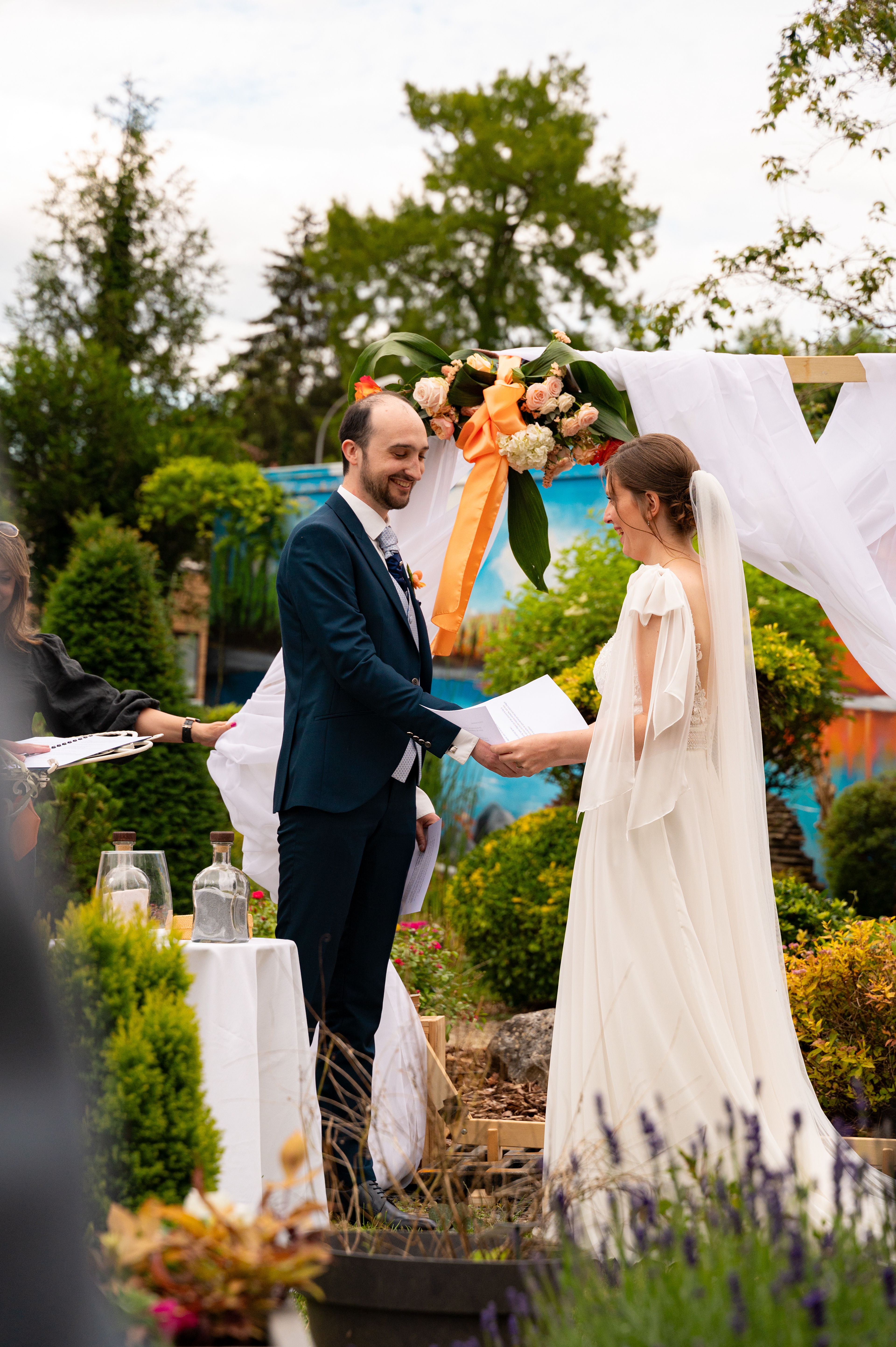 C'est le moment de l'échange des vœux pour les mariés