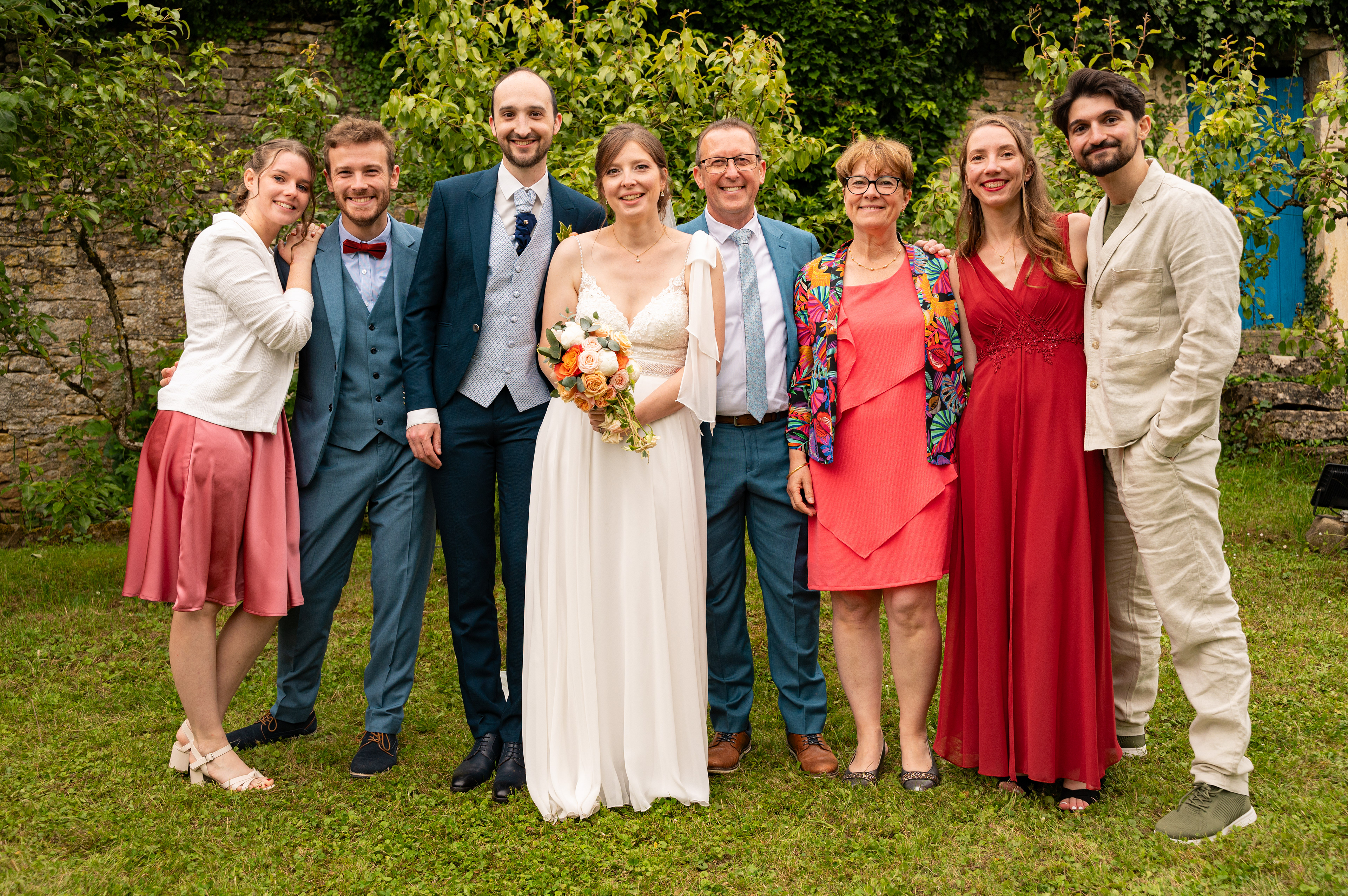 Photo de groupe avec la famille de la mariée