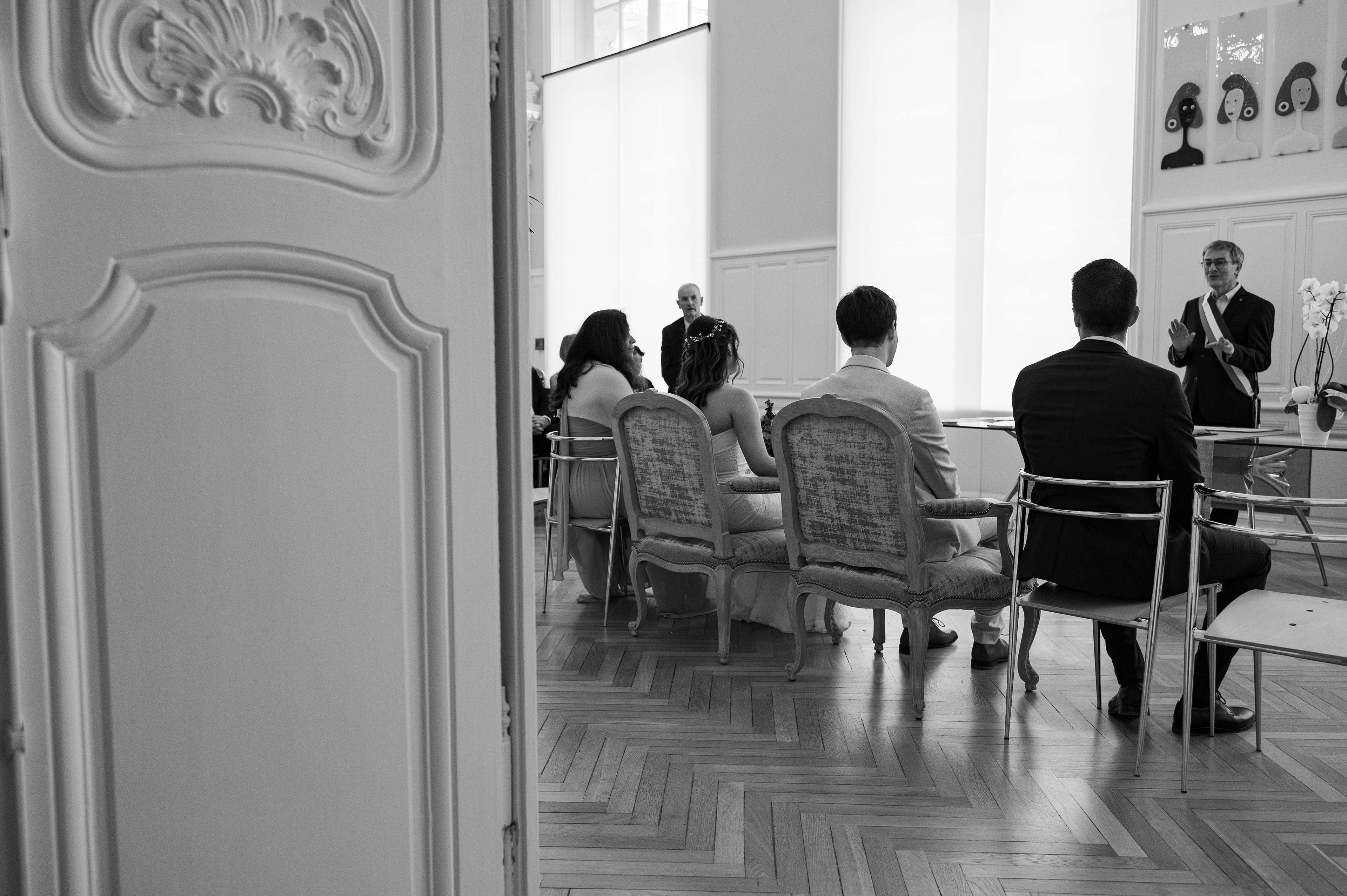 Les mariés et leurs témoins dans la belle salle des mariages de Nancy