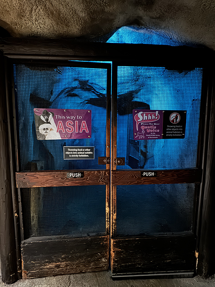 Tropic World Asia door signs