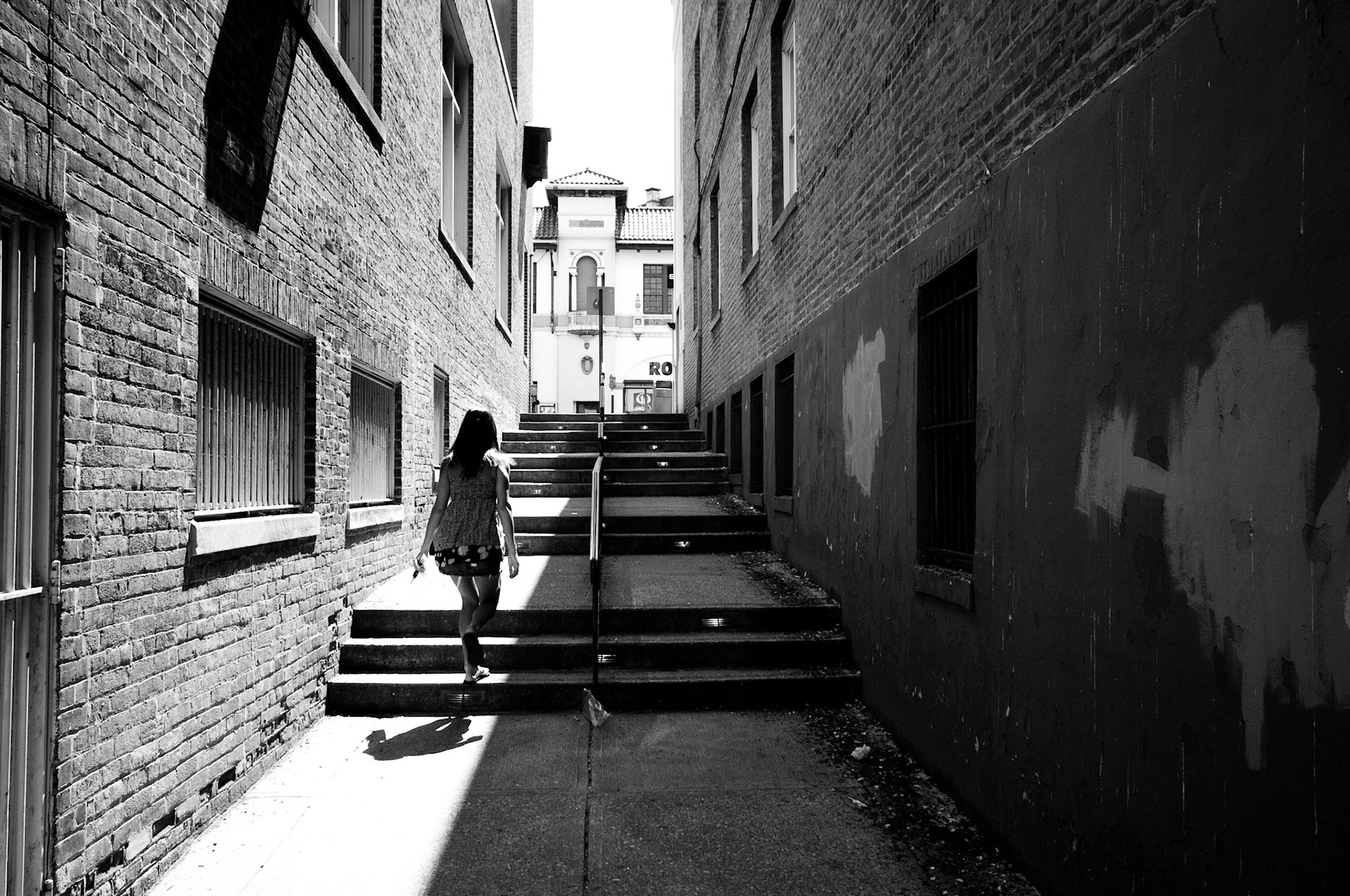 Sunny Side Alley