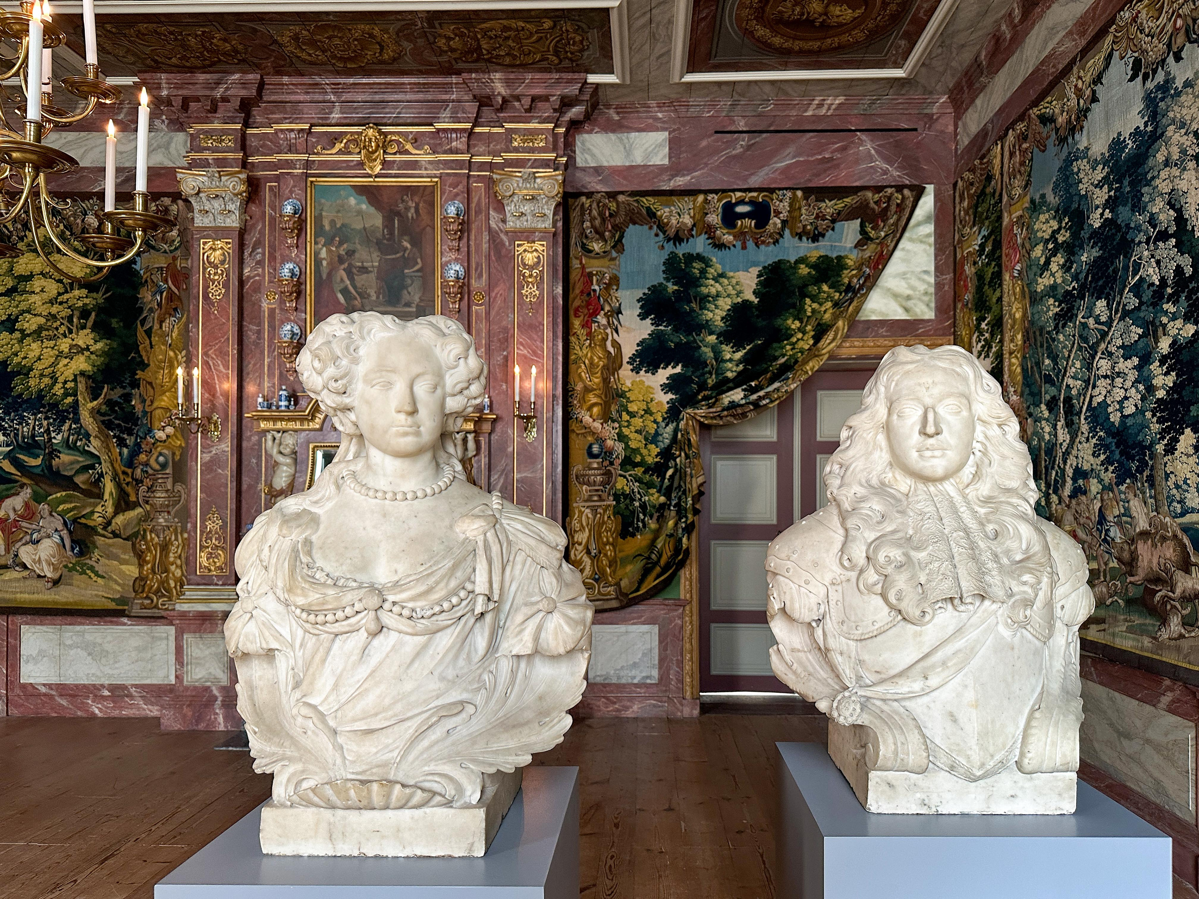 Busts of William and Mary in the old dining room