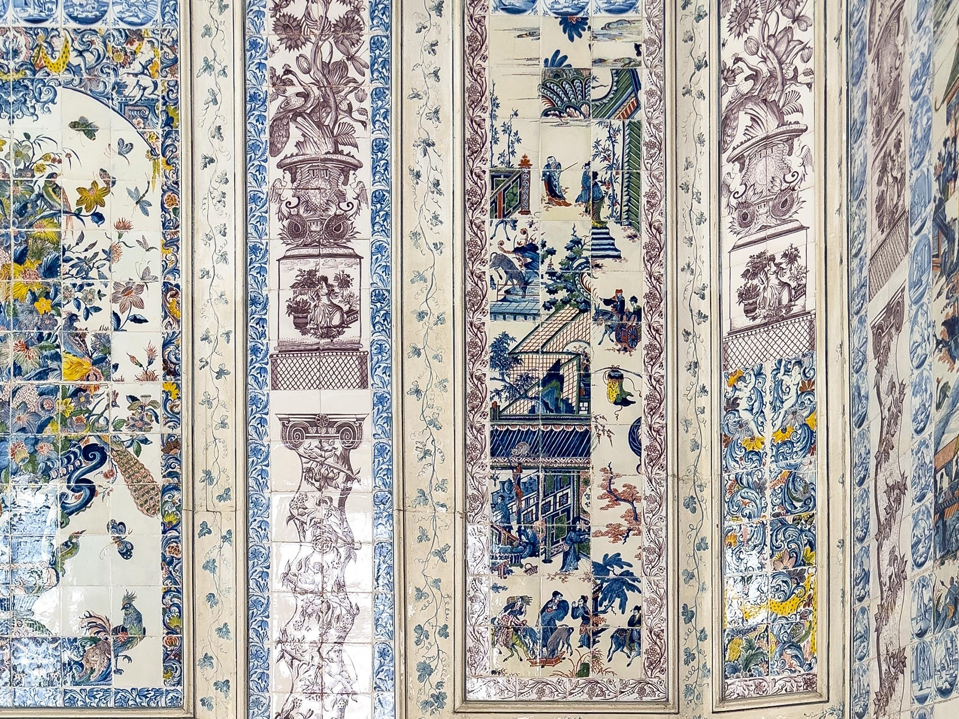 Misassembled kitchen tiles