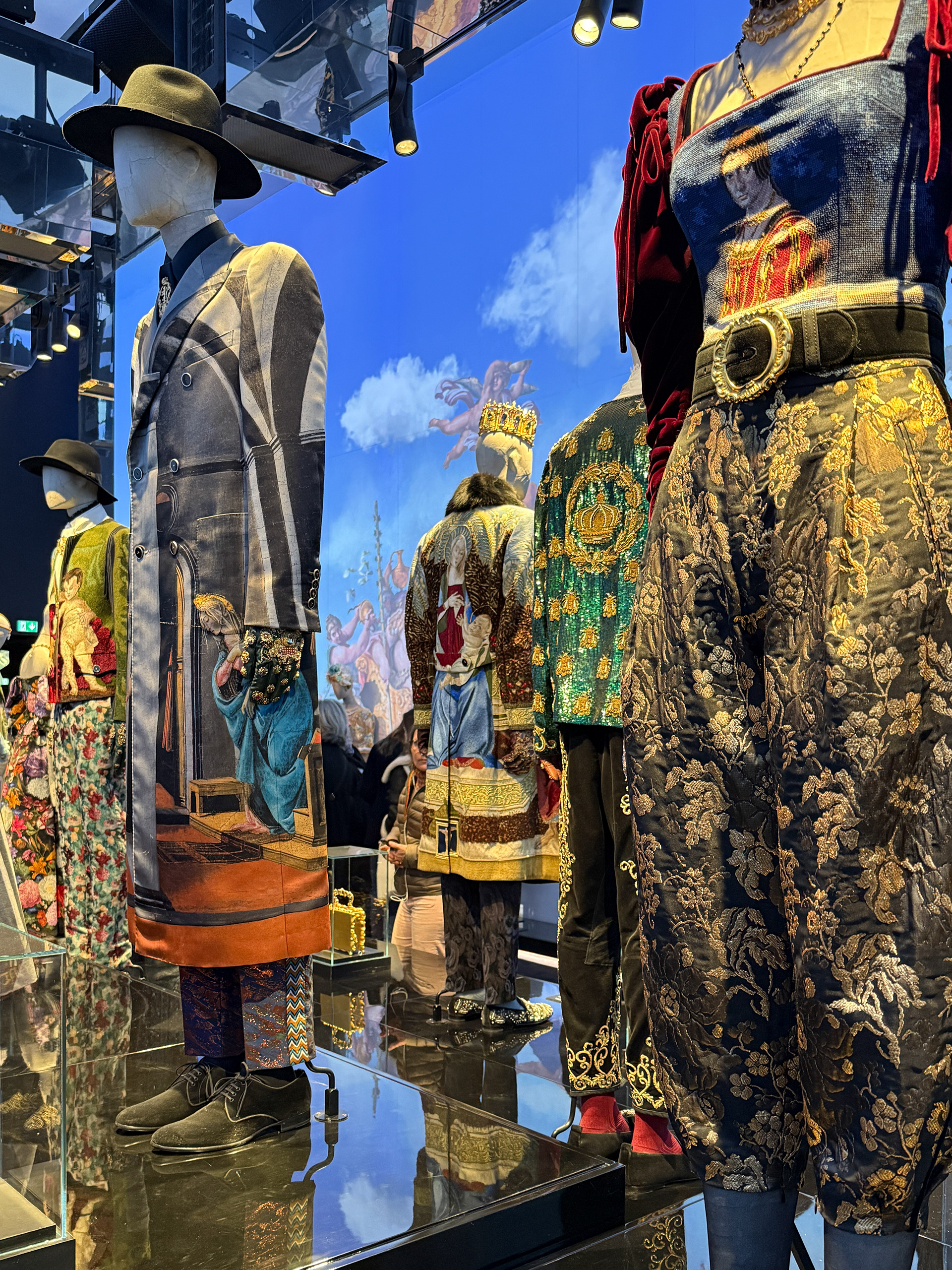 Architectural and pictural