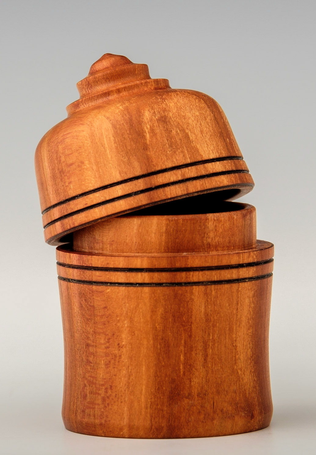 Plum Lidded Box - Diameter: 1 7/8 inches, Height: 3 inches (J122)