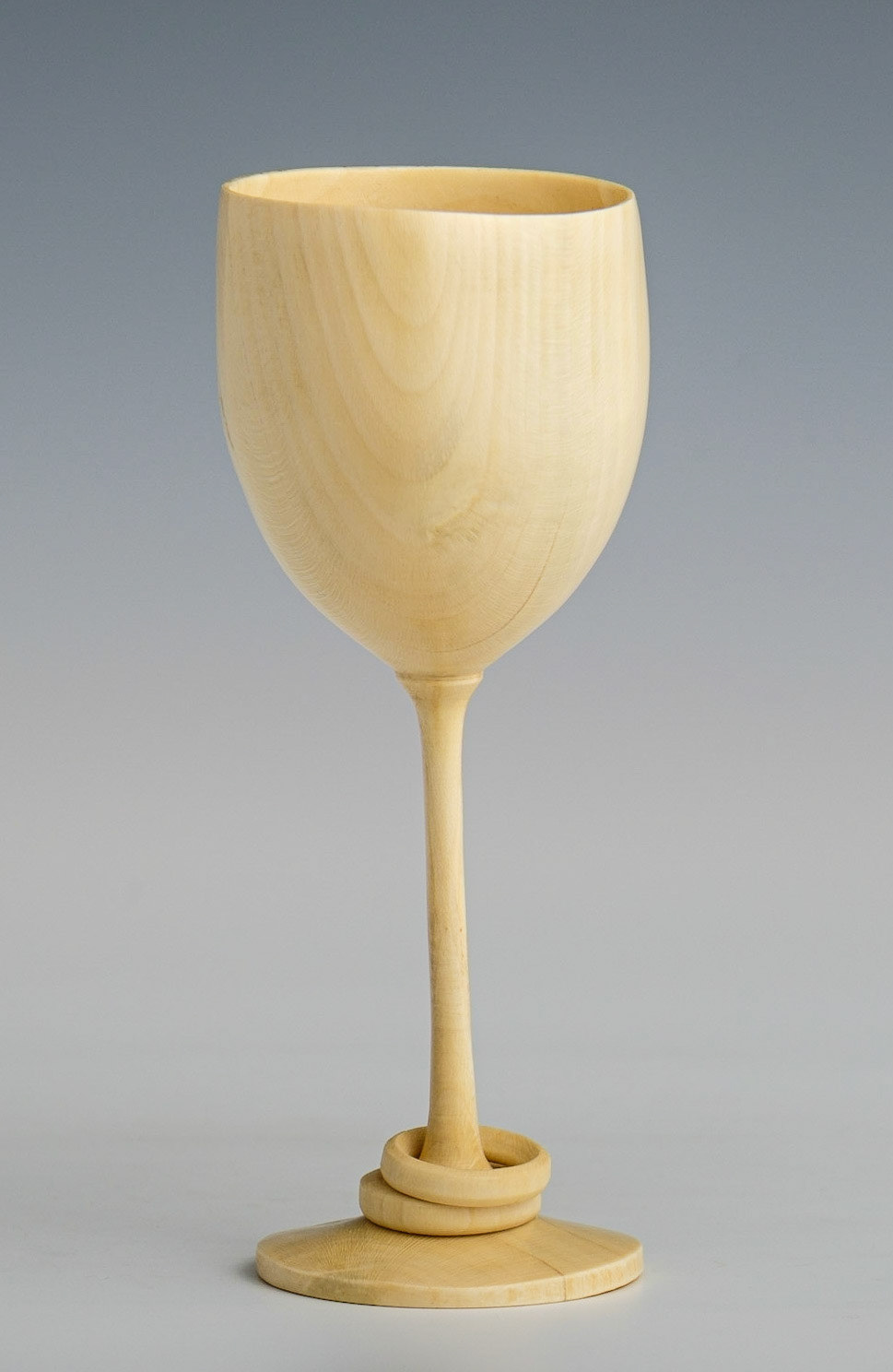 Holly Captive Rings Goblet - Diameter: 2 inches, Height: 4 5/8 inches (B126)